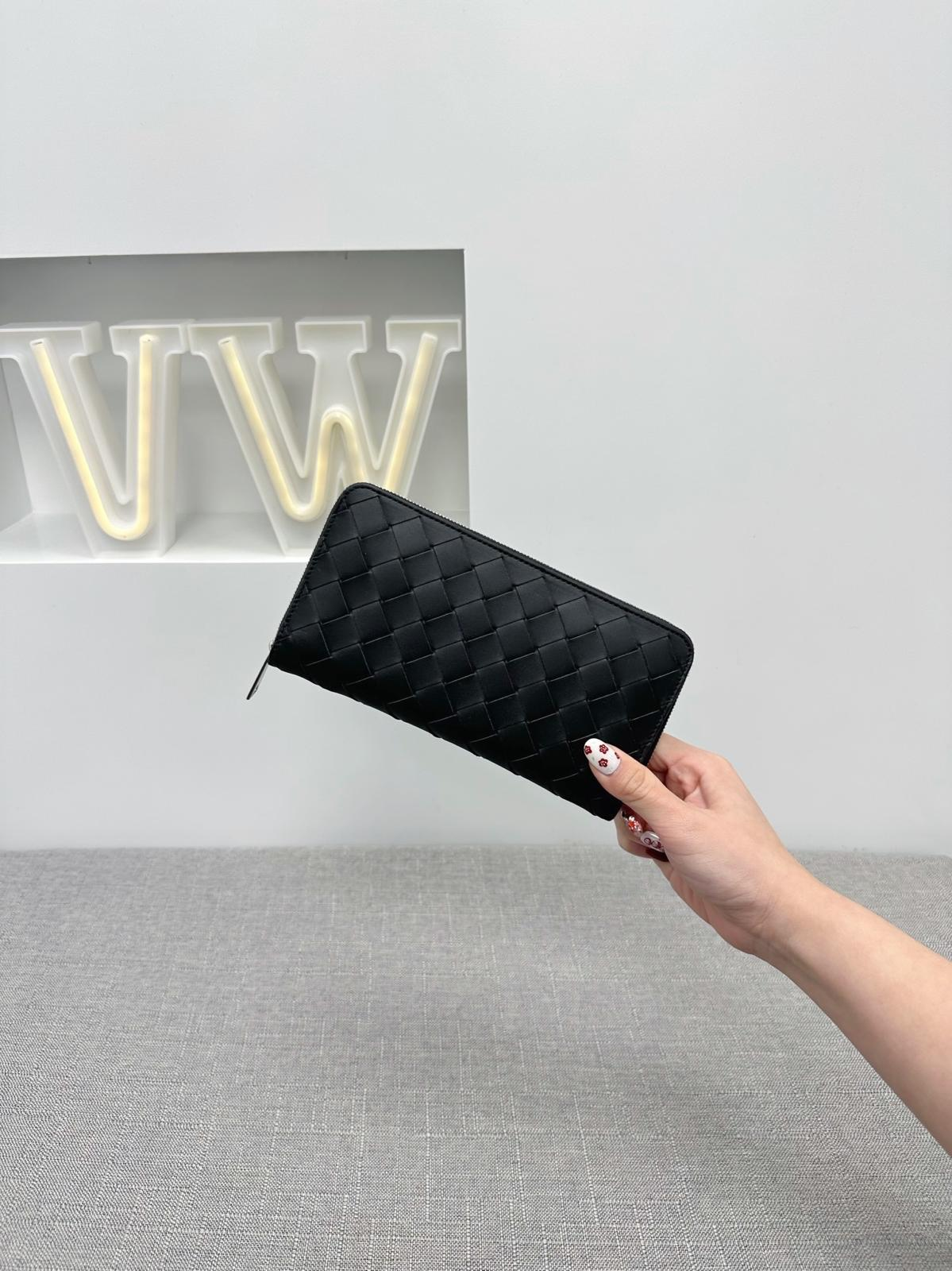 BV Intrecciato Zip Around Wallet