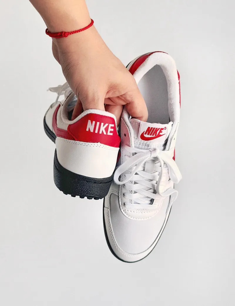 Nike Field General 82