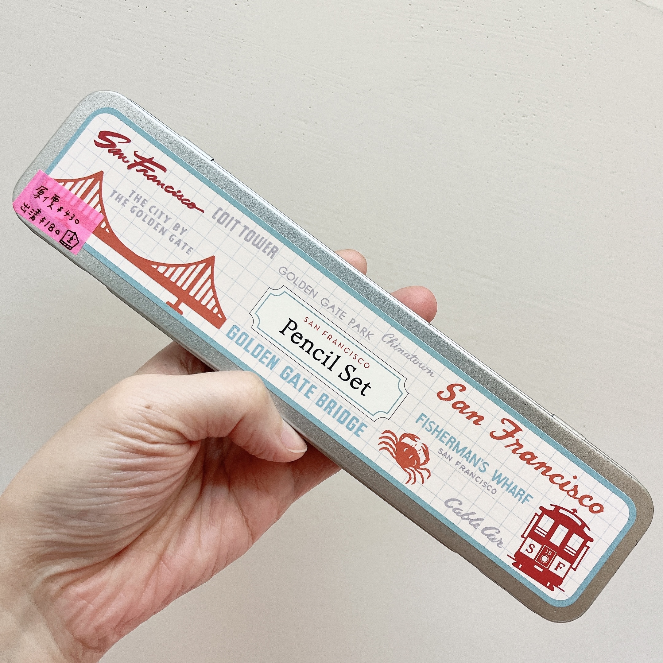 出清特惠 Cavallini 鐵盒鉛筆組 10 支鉛筆和 1 削筆器 ( 舊金山 )