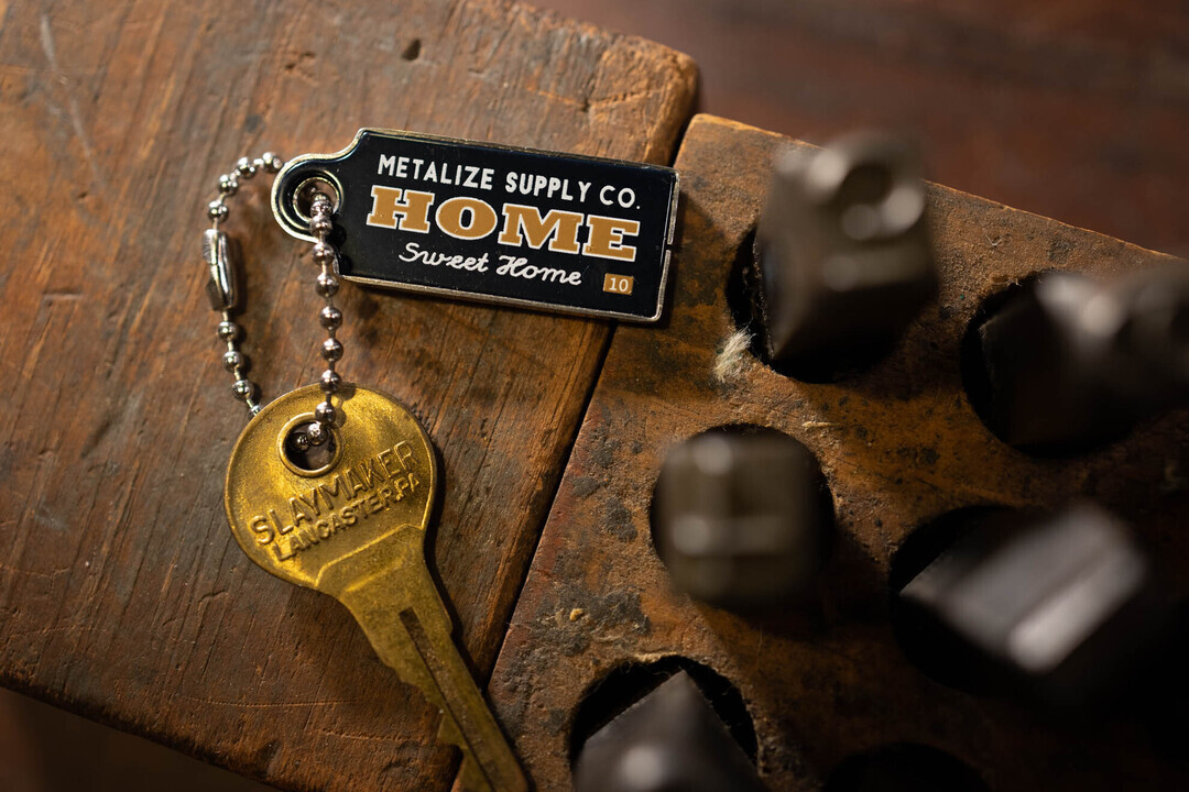 【METALIZE】"Multi Tag"復古標籤吊飾鑰匙圈(單入)