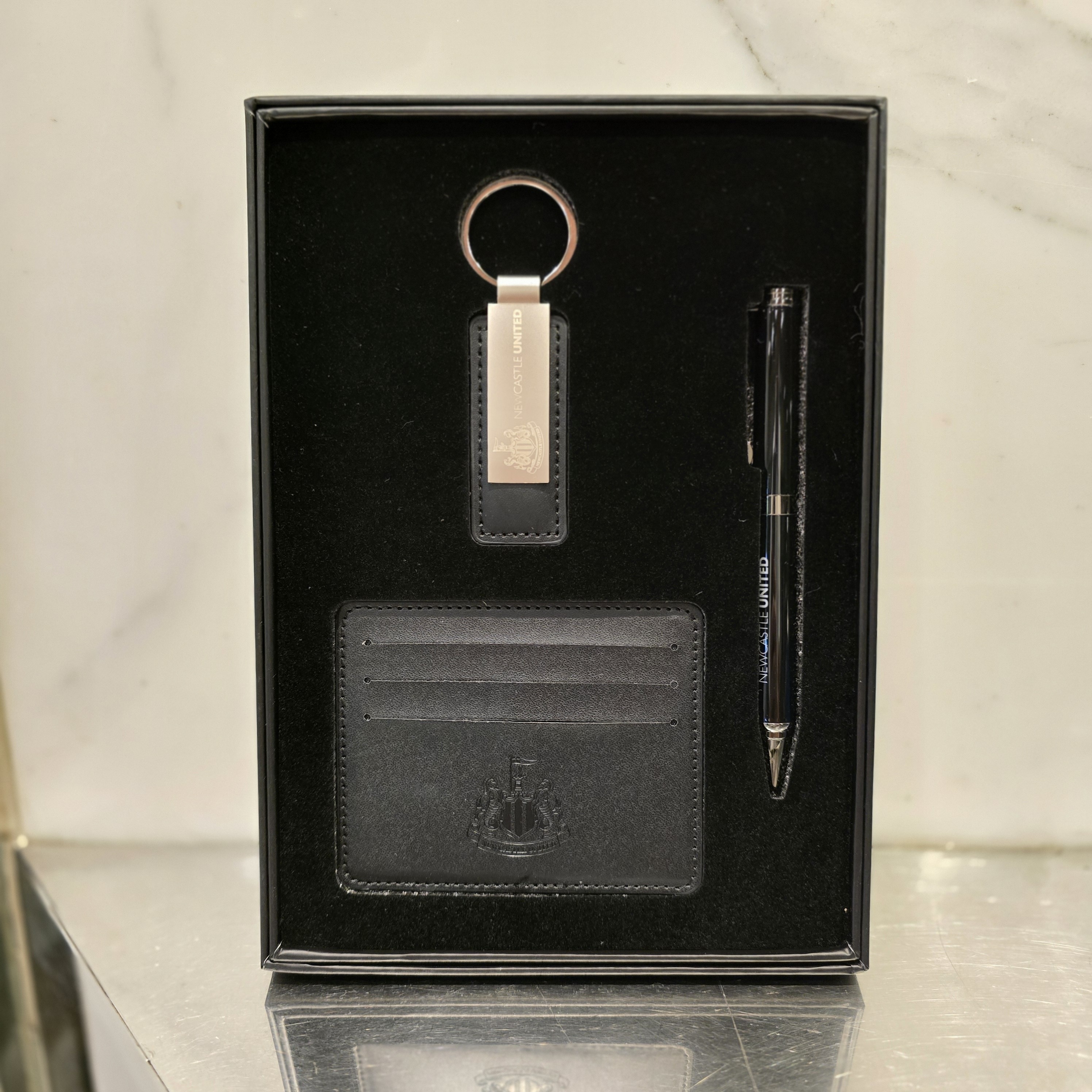紐卡素皮革卡片套/皮革鎖匙扣/名貴筆套裝