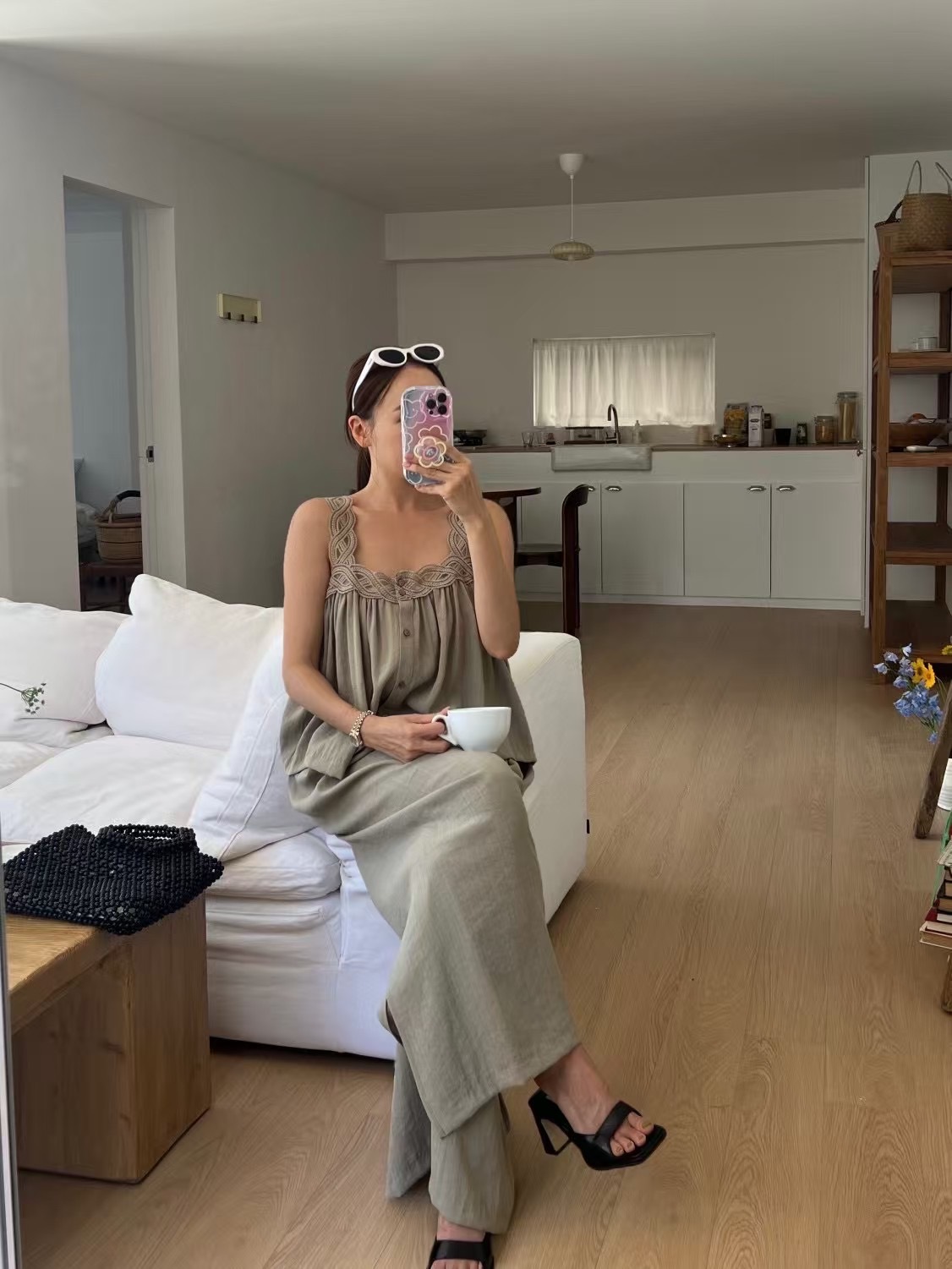 ♥︎浪漫縷空肩帶TOP