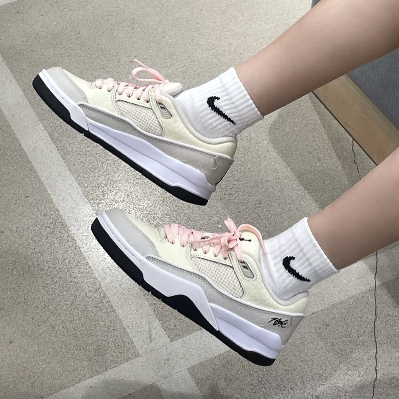 Nike Jordan Flight Court Neapolitan 復古情侶籃球鞋 黑粉/米色 HF3255-012 IH4105-113