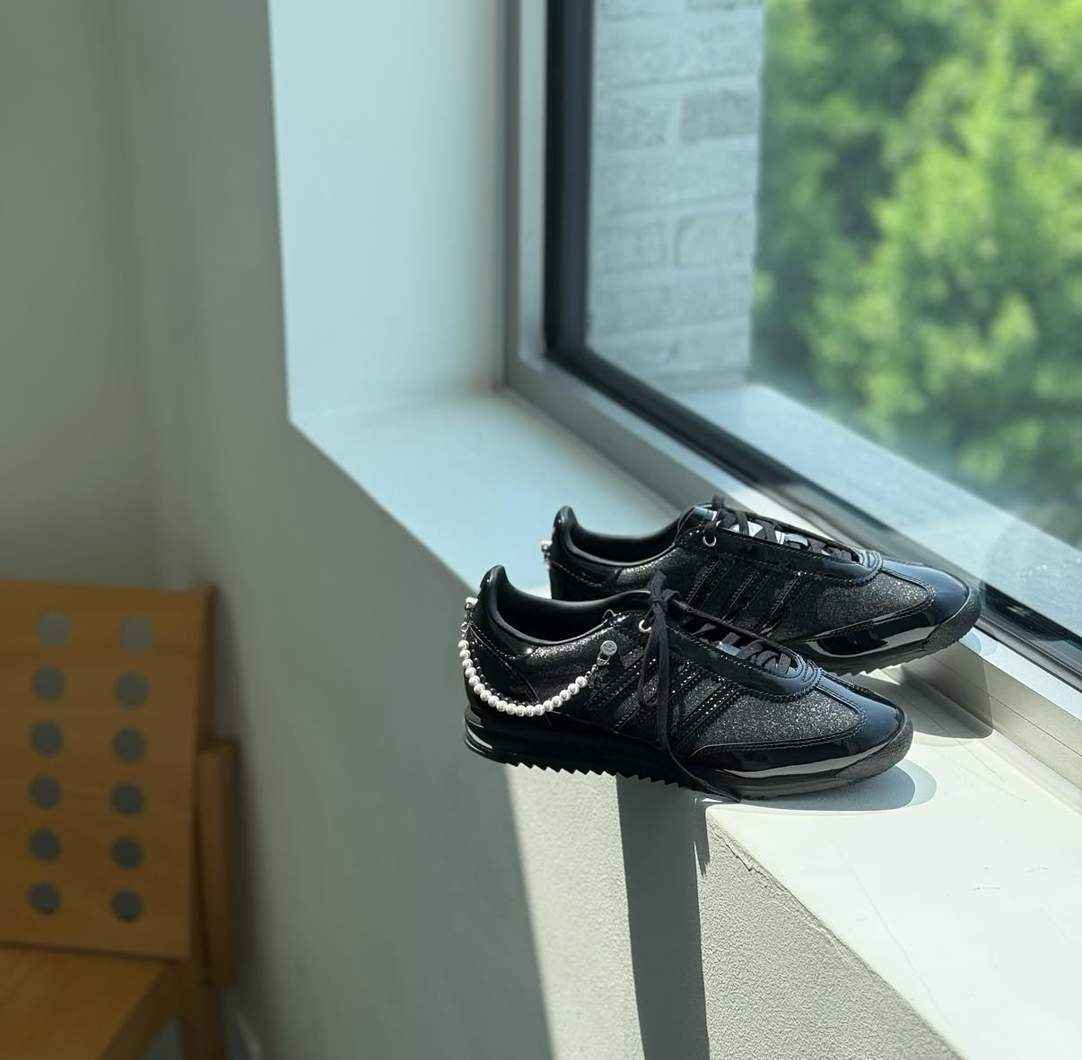 Adidas Originals SL 72 黑珍珠 黑色 漆皮質感 珍珠 小香風 金屬感 德訓鞋 JQ2615/預購