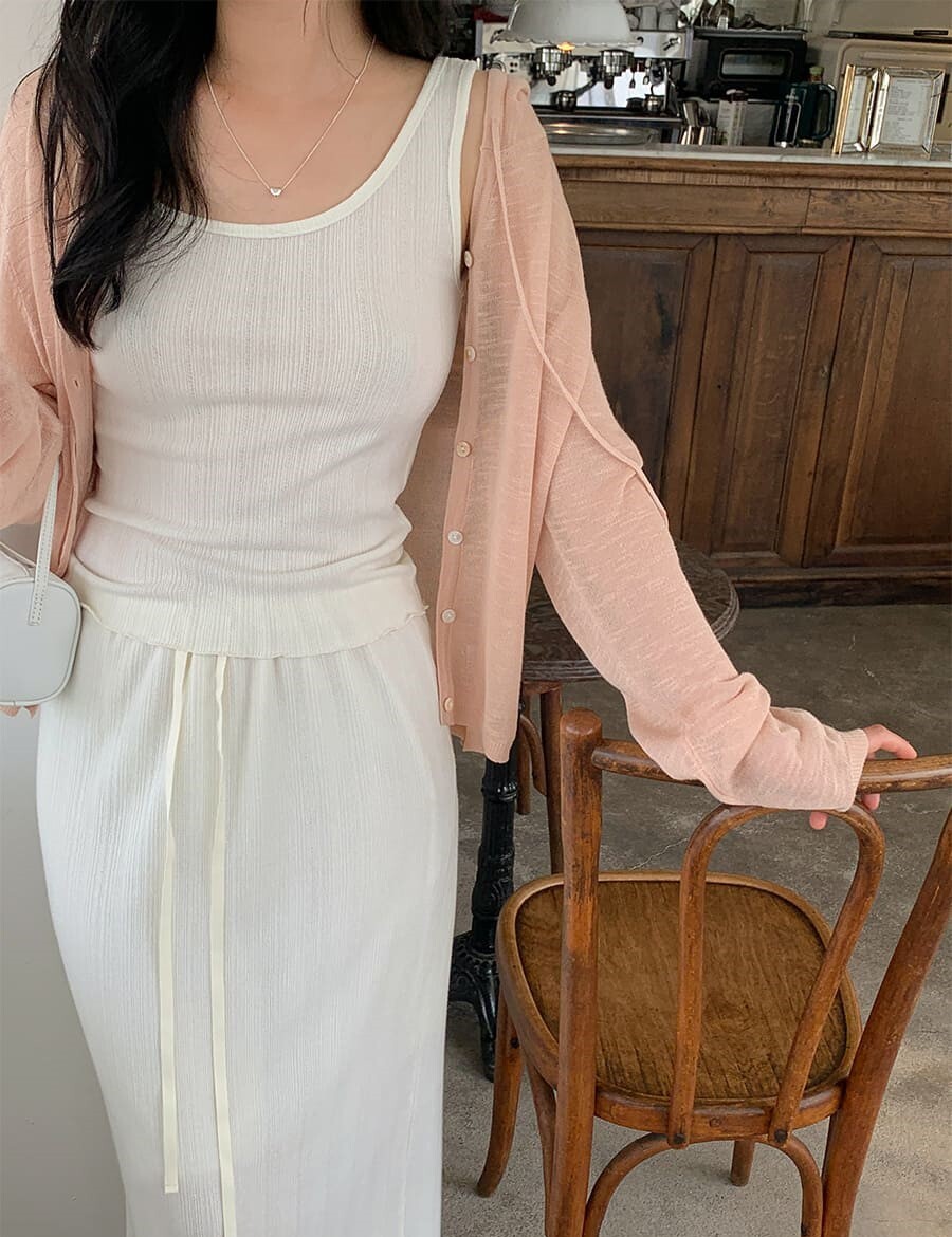 韓國Cherrykoko授權 細緻壓紋U領木耳下擺滾邊背心