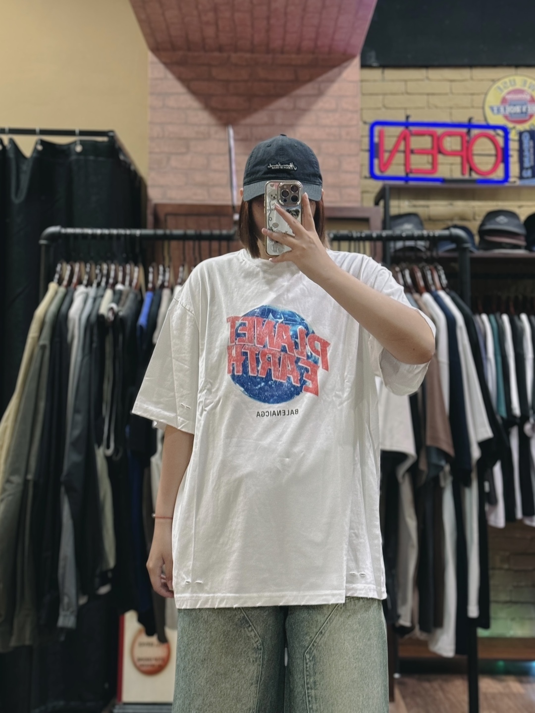 Planet Earth復古破壞短TEE