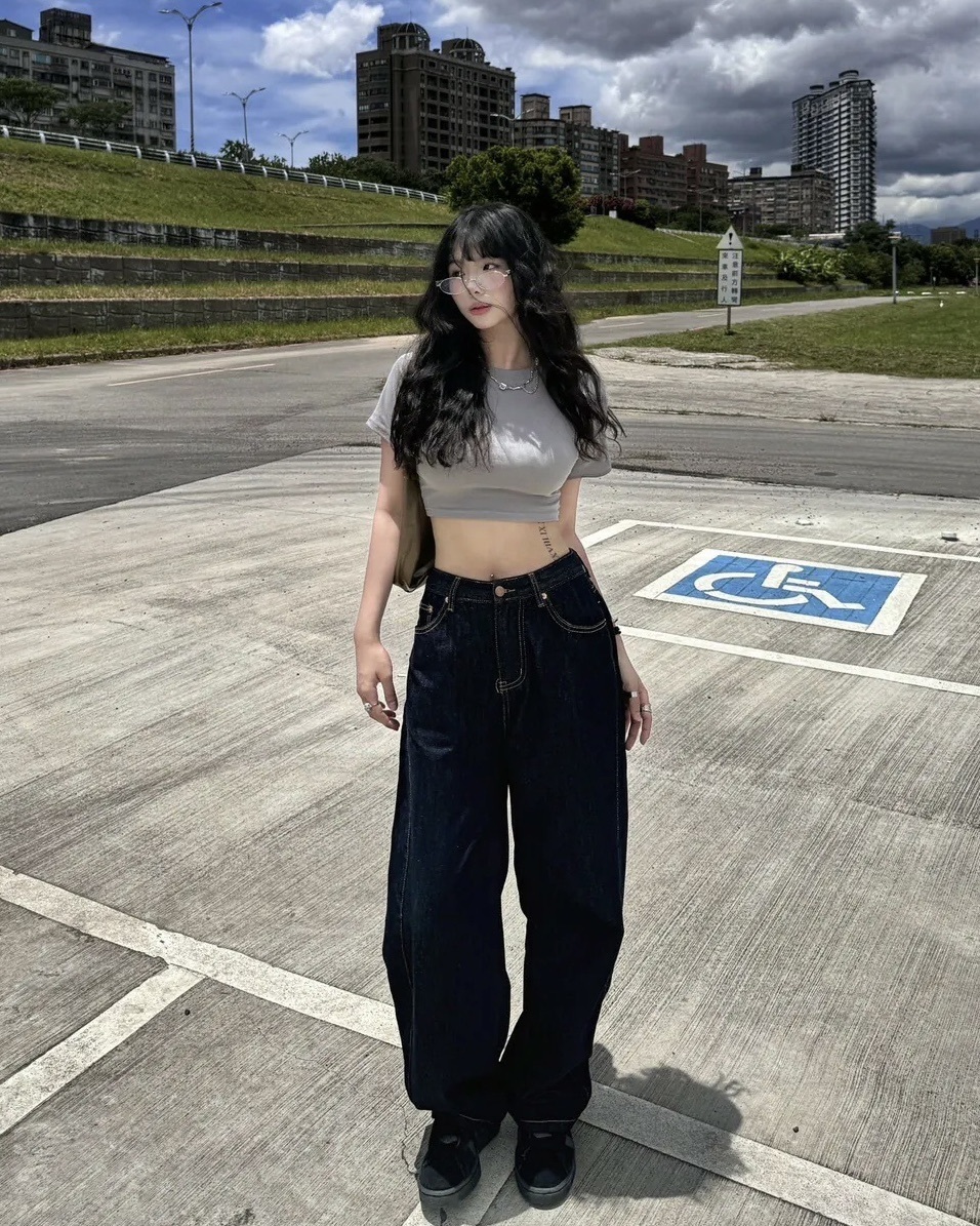 《S.G》涼感彈性斜肩袖素面女生短版T