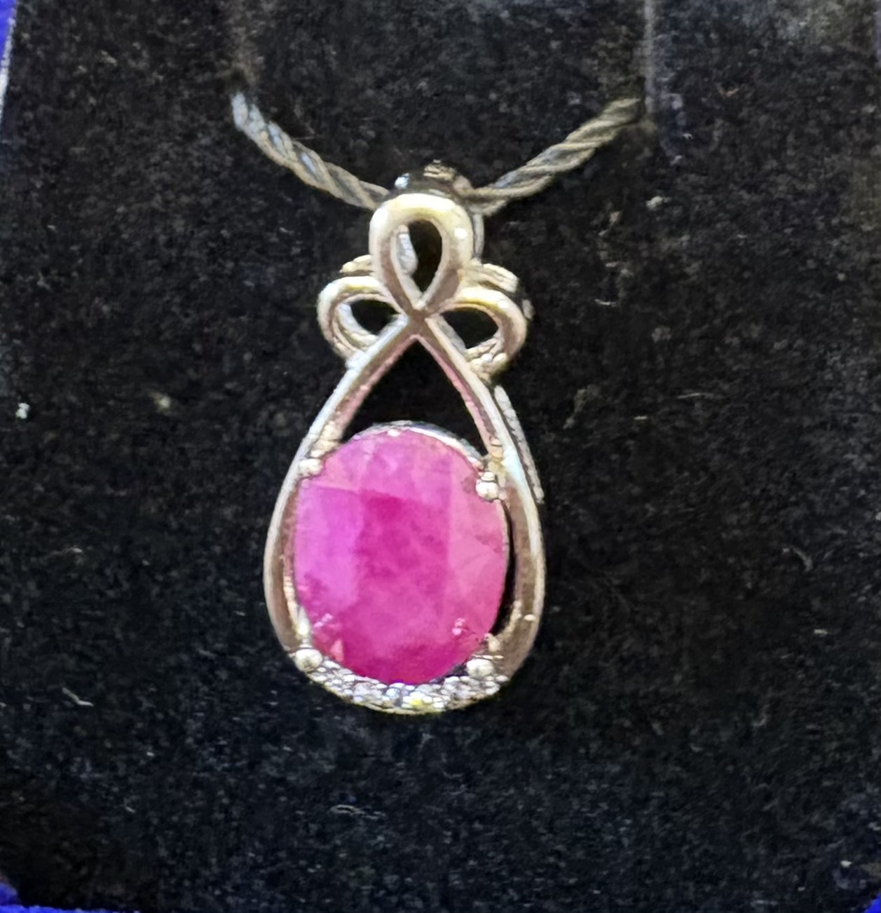 紅寶石吊墜