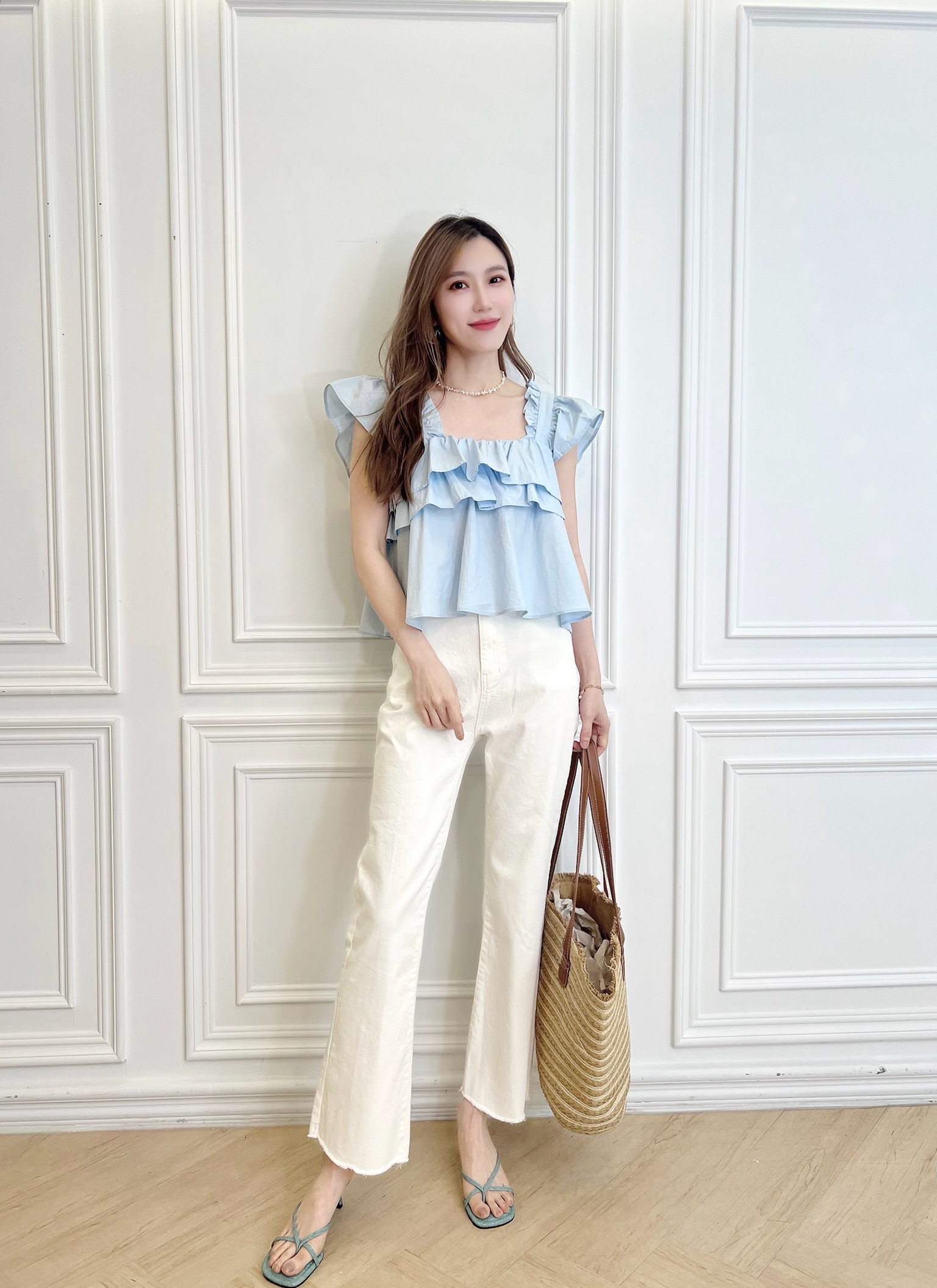 白色率性微靴型牛仔褲