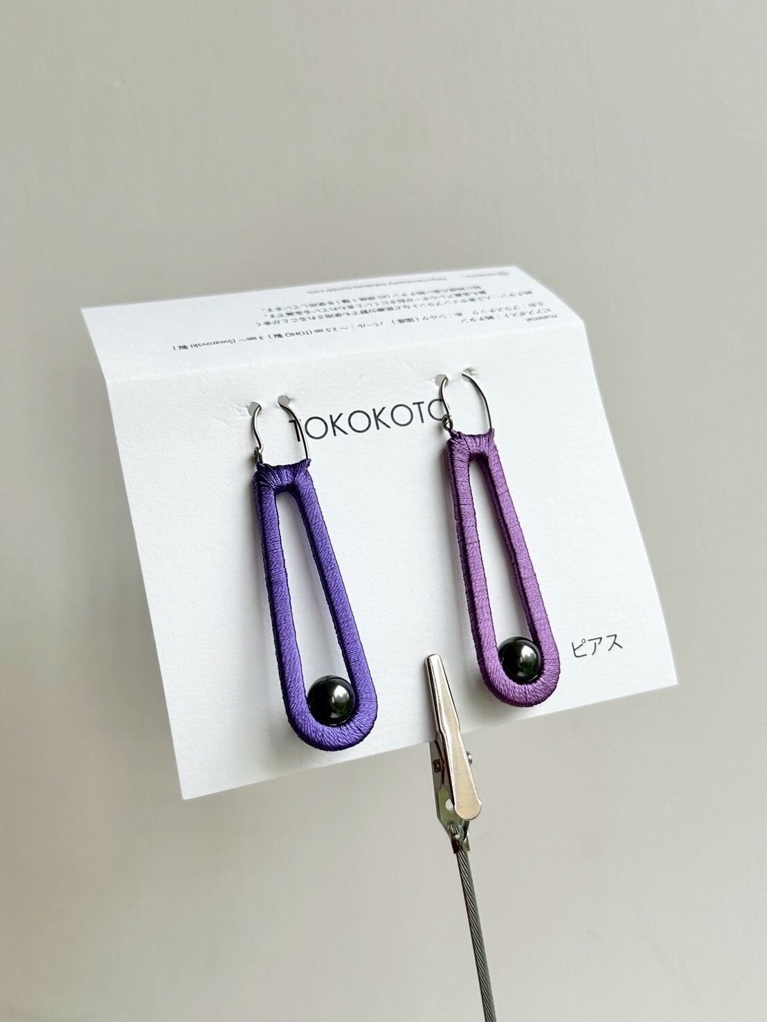 [TOKOKOTO] 刺繡珍珠水滴耳環 | 菖蒲x紫羅蘭 | 耳針 | NO.105