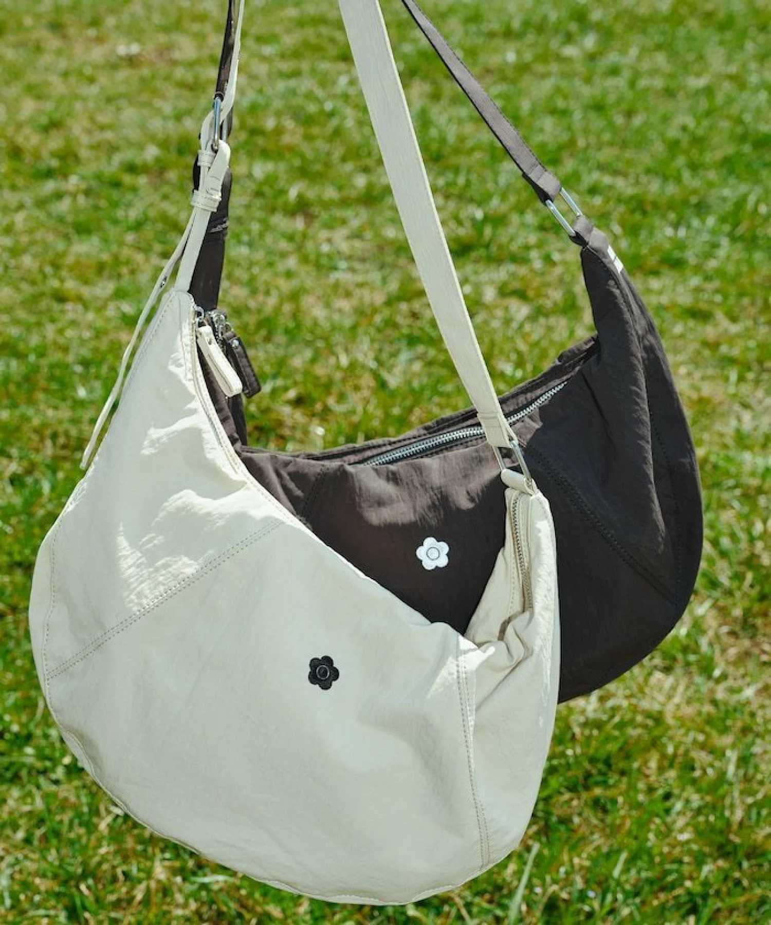 日本限定 MARY QUANT 刺繡尼龍單肩包 (9月頭出貨!!)