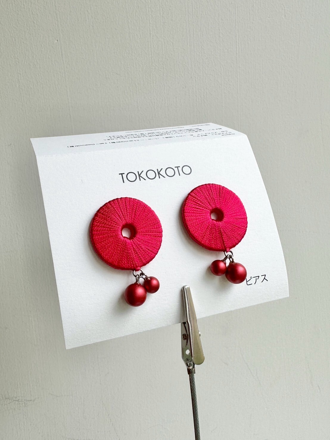 [TOKOKOTO] 刺繡圓舞珍珠耳環 | 酒紅 | 耳針 | NO.84