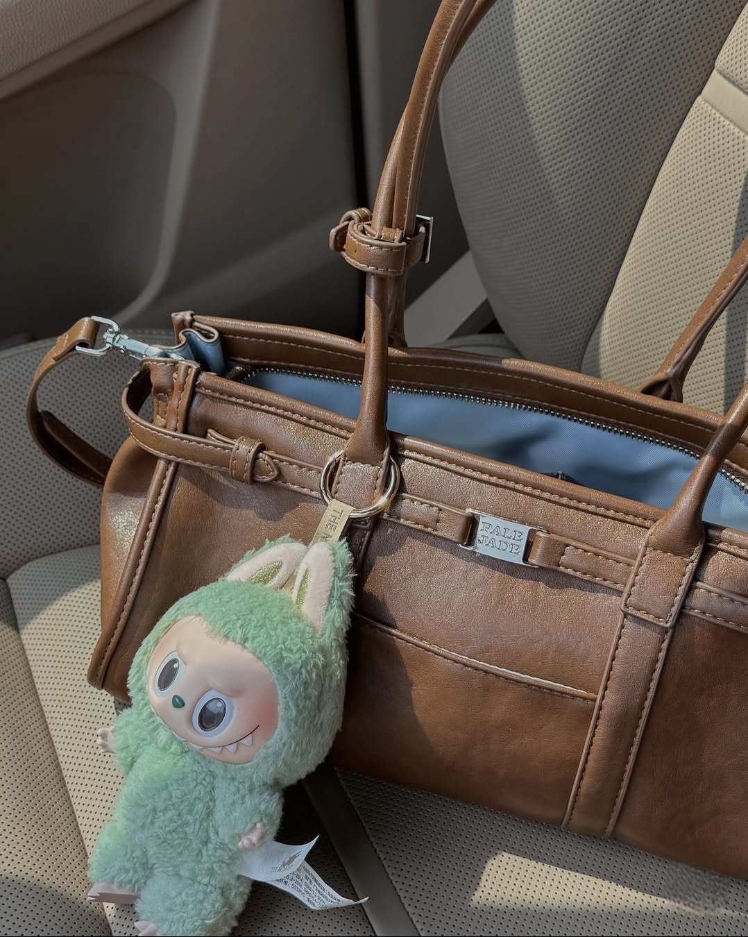 【PALEJADE】Leather Belted Shoulder Bag PaleJade] Leather Belted Shoulder Bag (2 Colors)