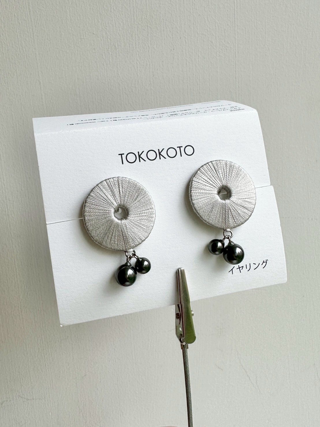 [TOKOKOTO] 刺繡圓舞珍珠耳環 | 銀色 | 耳夾 | NO.82