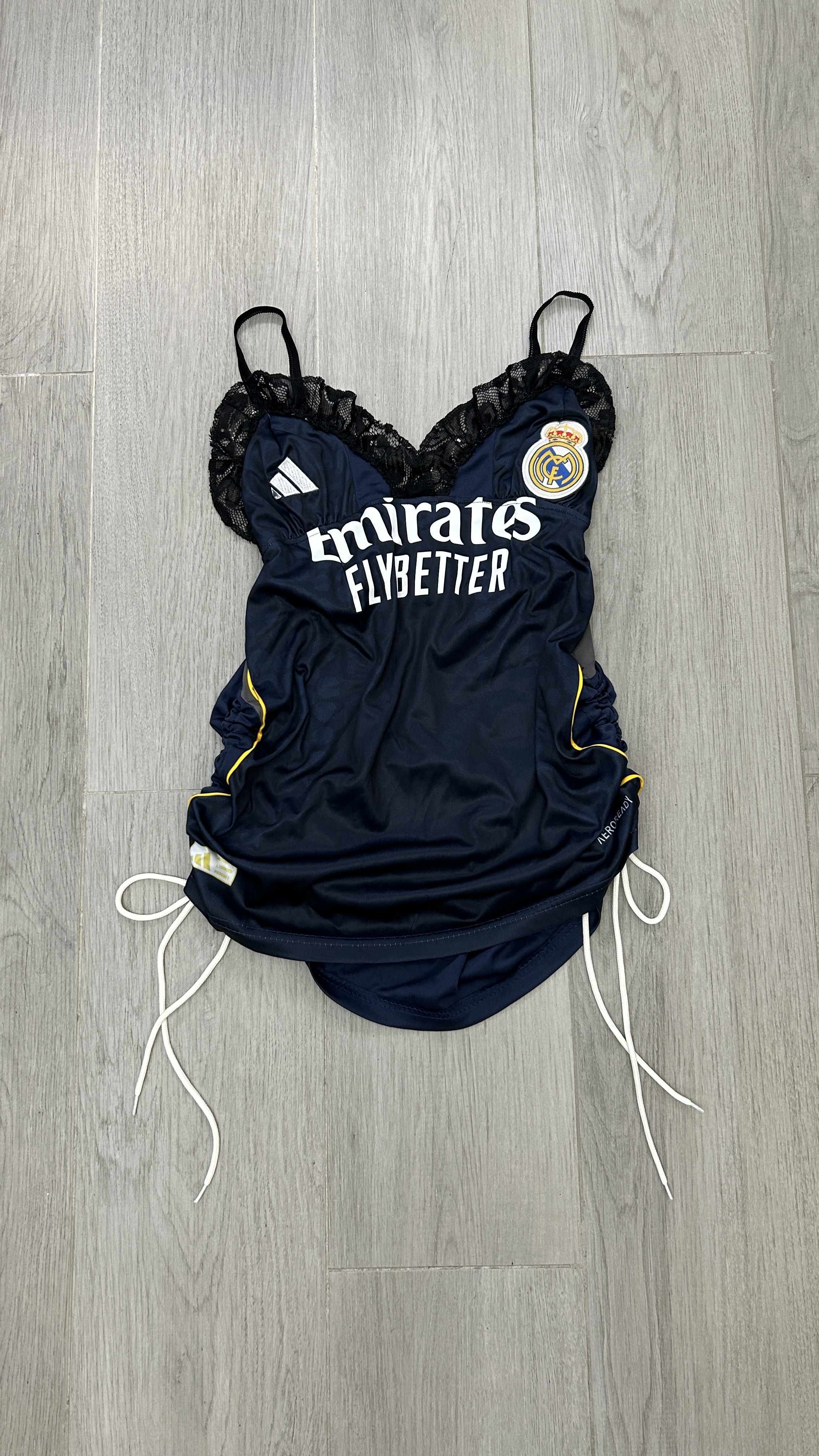 【售罄】泰國Remake Lace邊側束帶吊帶背心波衫