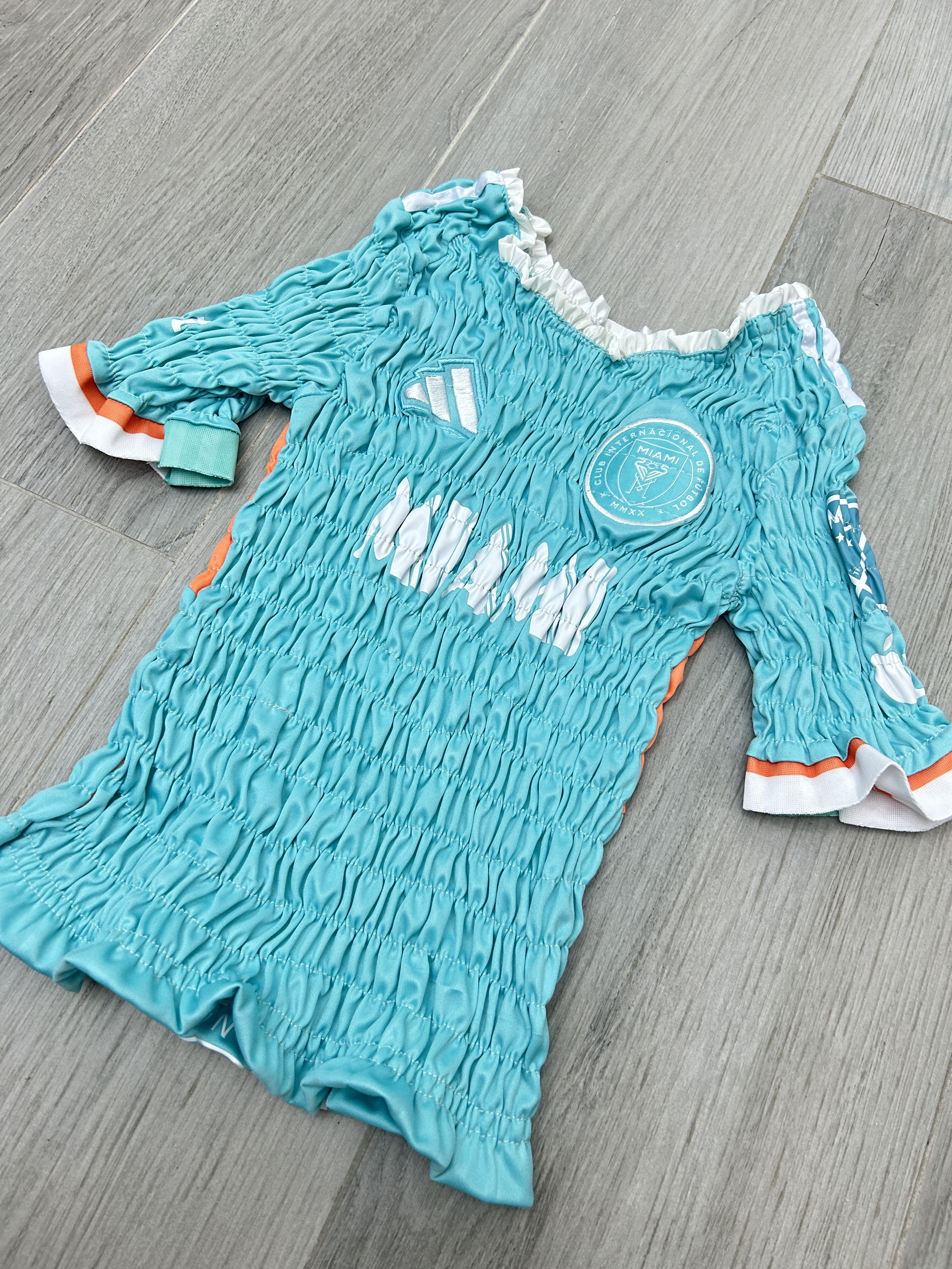 【現貨】泰國Remake一字肩皺摺波衫