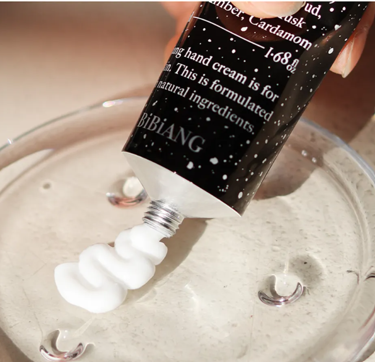 Niche Perfumed Hand Cream Roastwood JUN25