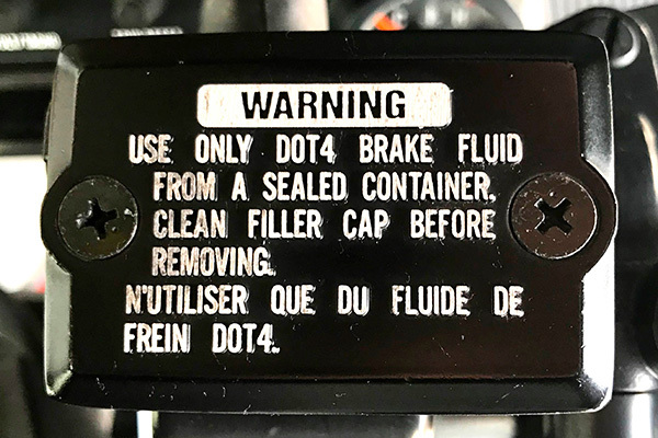 brake-fluid-inspection