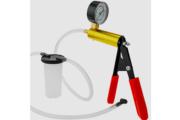 brake-fluid-inspection