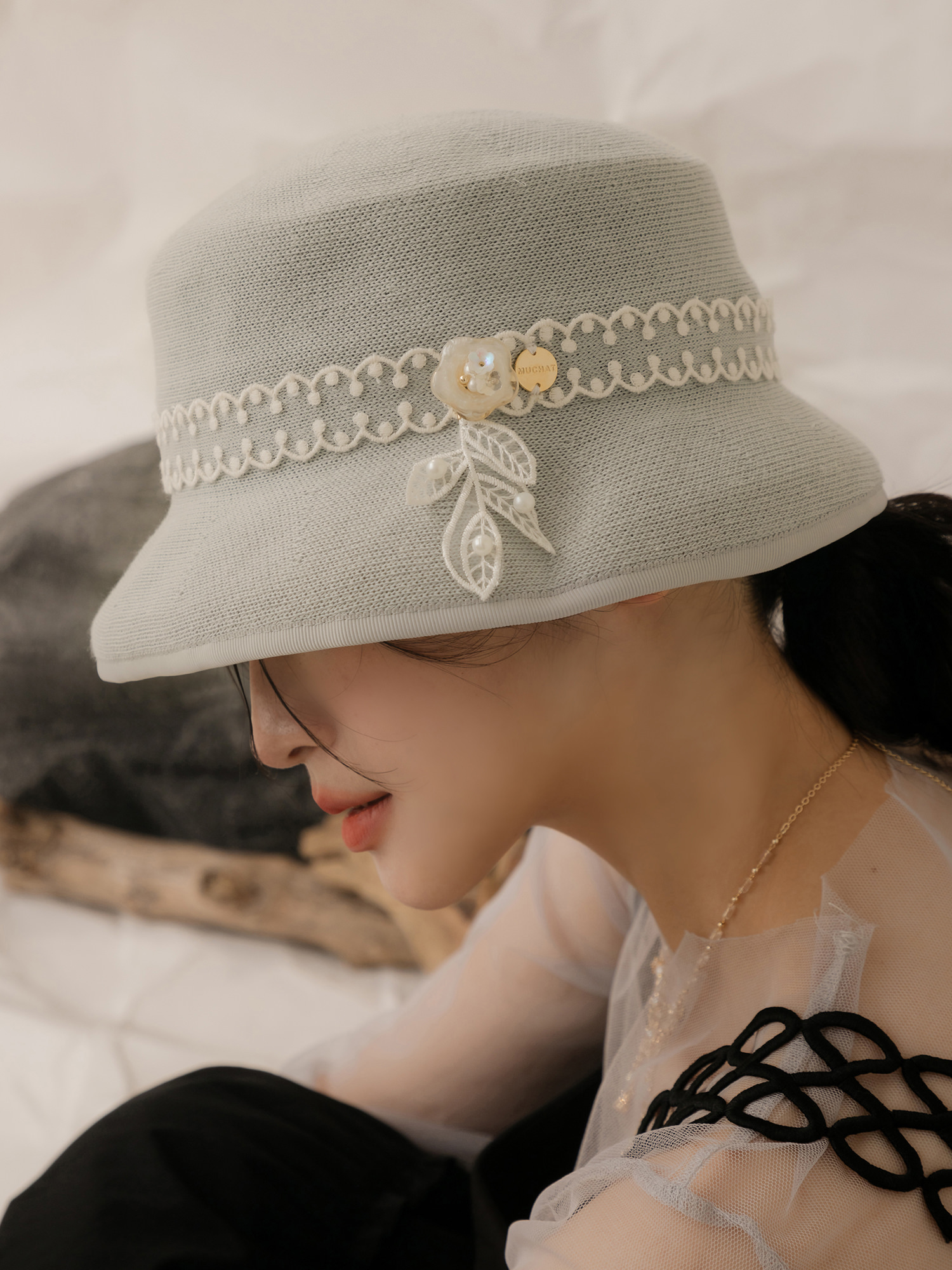 小島日記。MUCHAT手作14KGP暈染蕾絲花葉別針