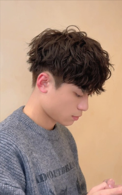 頭髮扁塌男髮型推薦——萊斯利卷