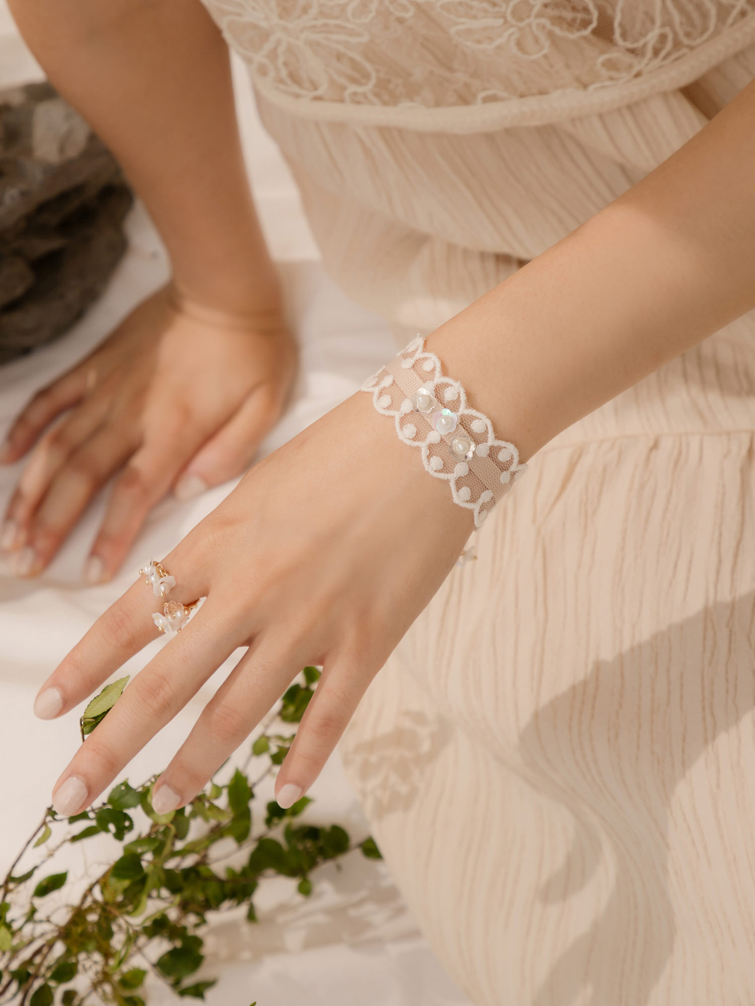 小島日記。MUCHAT手作14+18KGP刺繡蕾絲小花手鍊