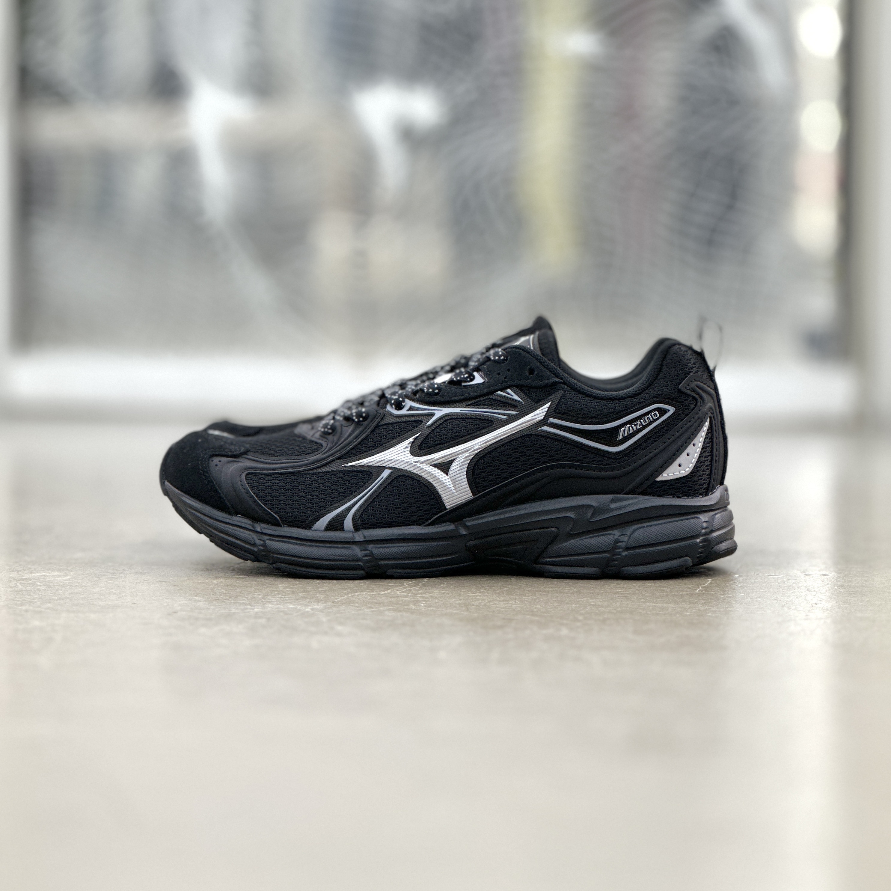 健美 Mizuno 慢跑鞋Enerzy Runnerz 男鞋藍白緩衝透氣基本款運動鞋