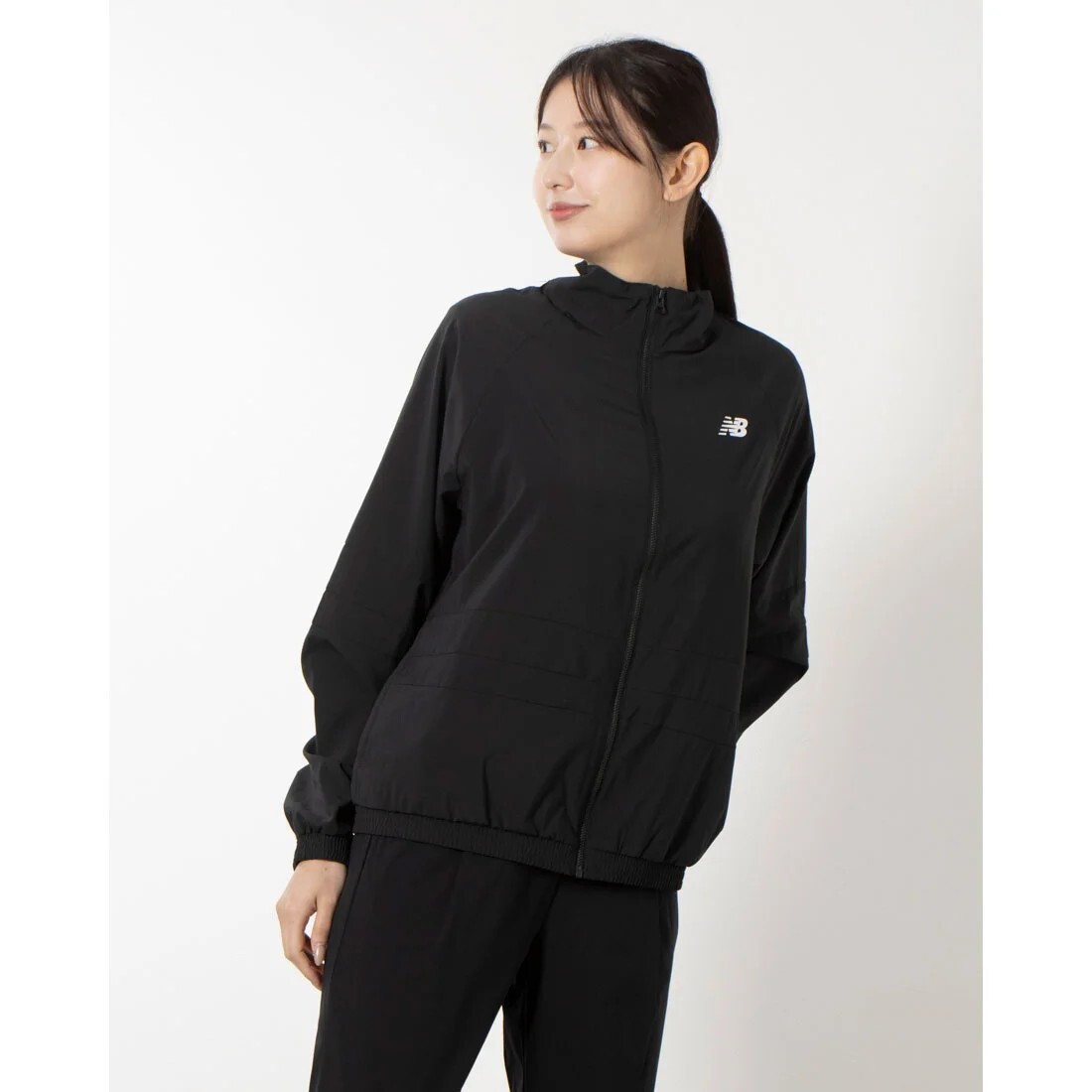 【OWN】New Balance 薄款 外套 輕薄 透氣 防潑水 涼爽 夏季 運動外套 女生限定 黑色