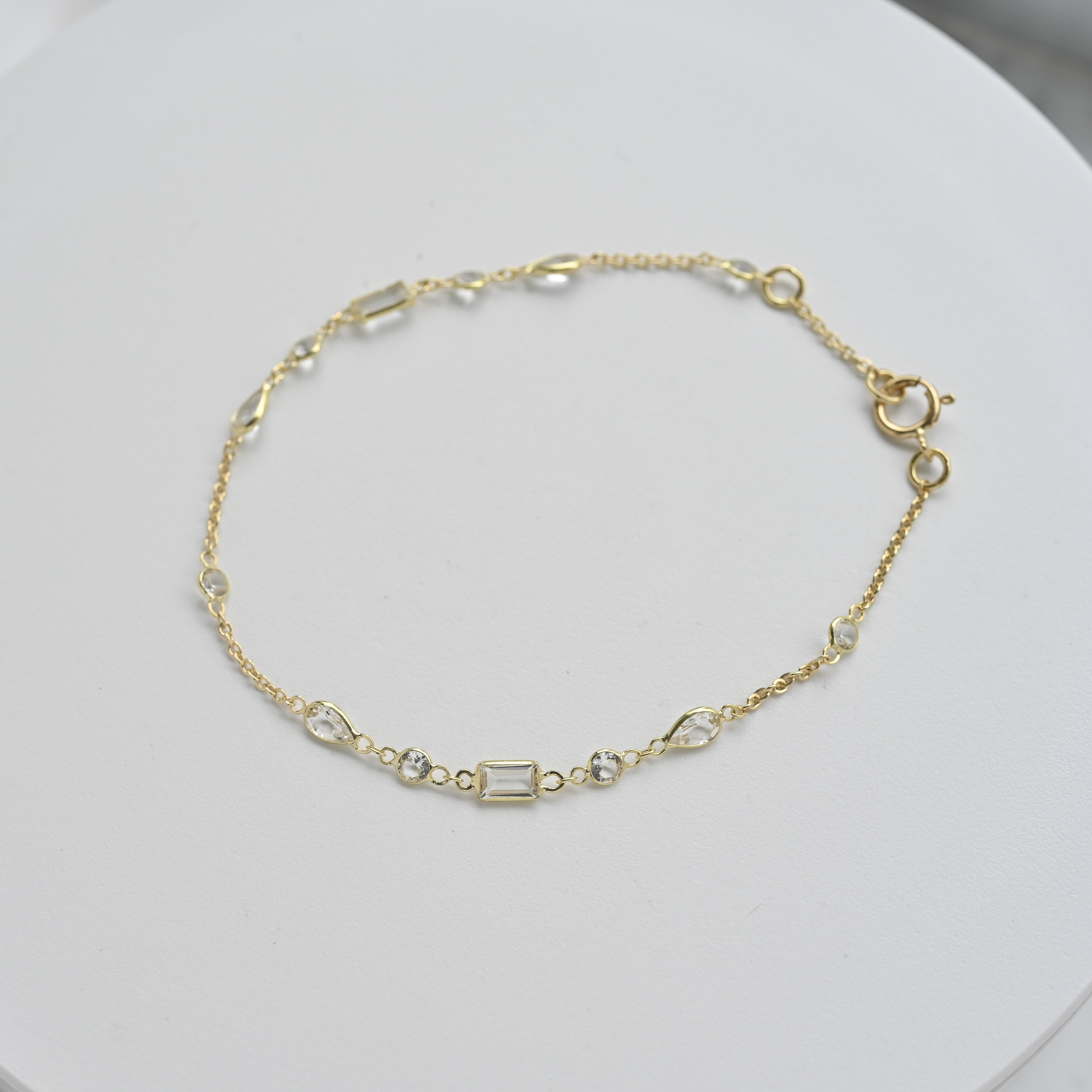 18K 2.26ct White Topaz Bracelet