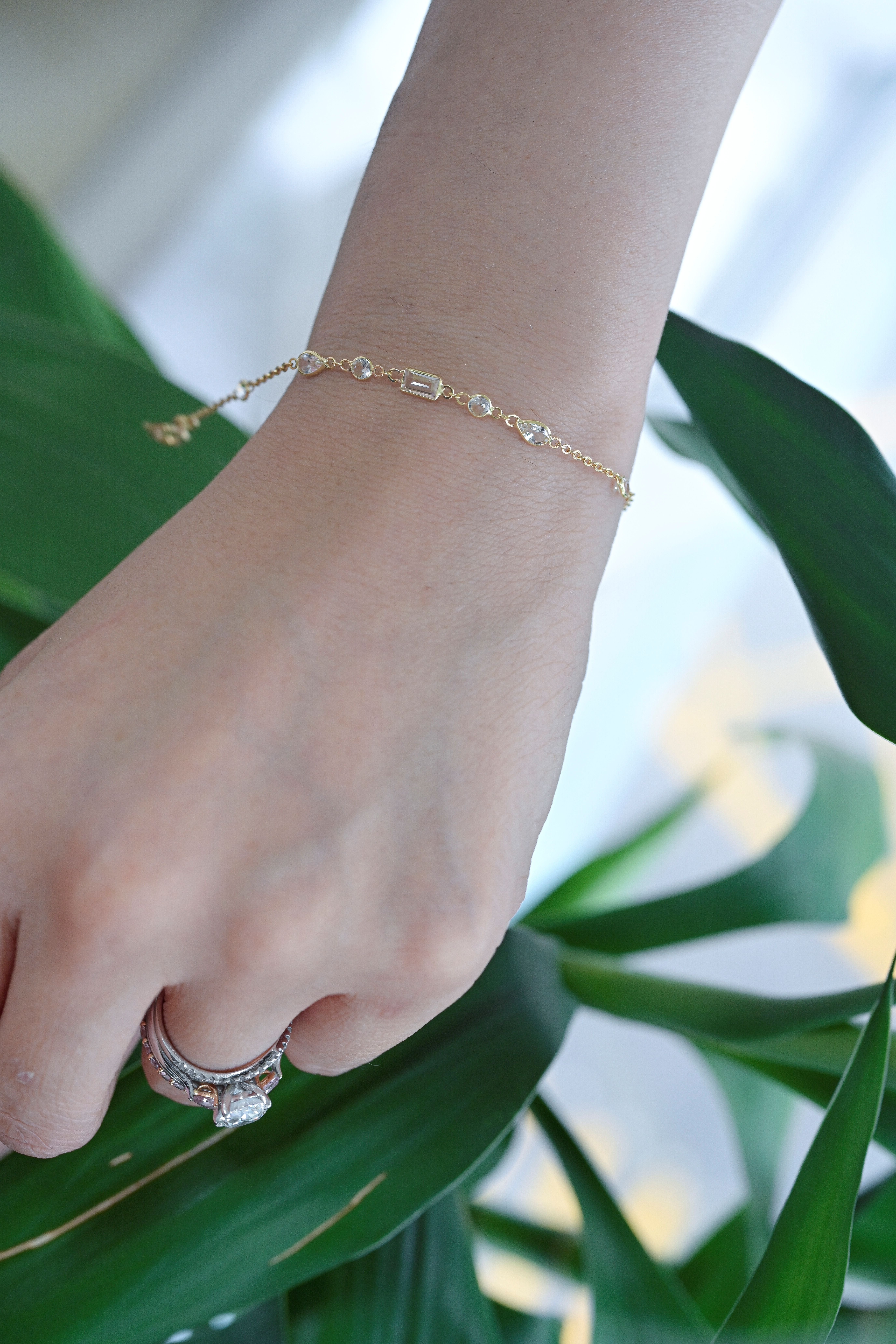 18K 2.26ct White Topaz Bracelet