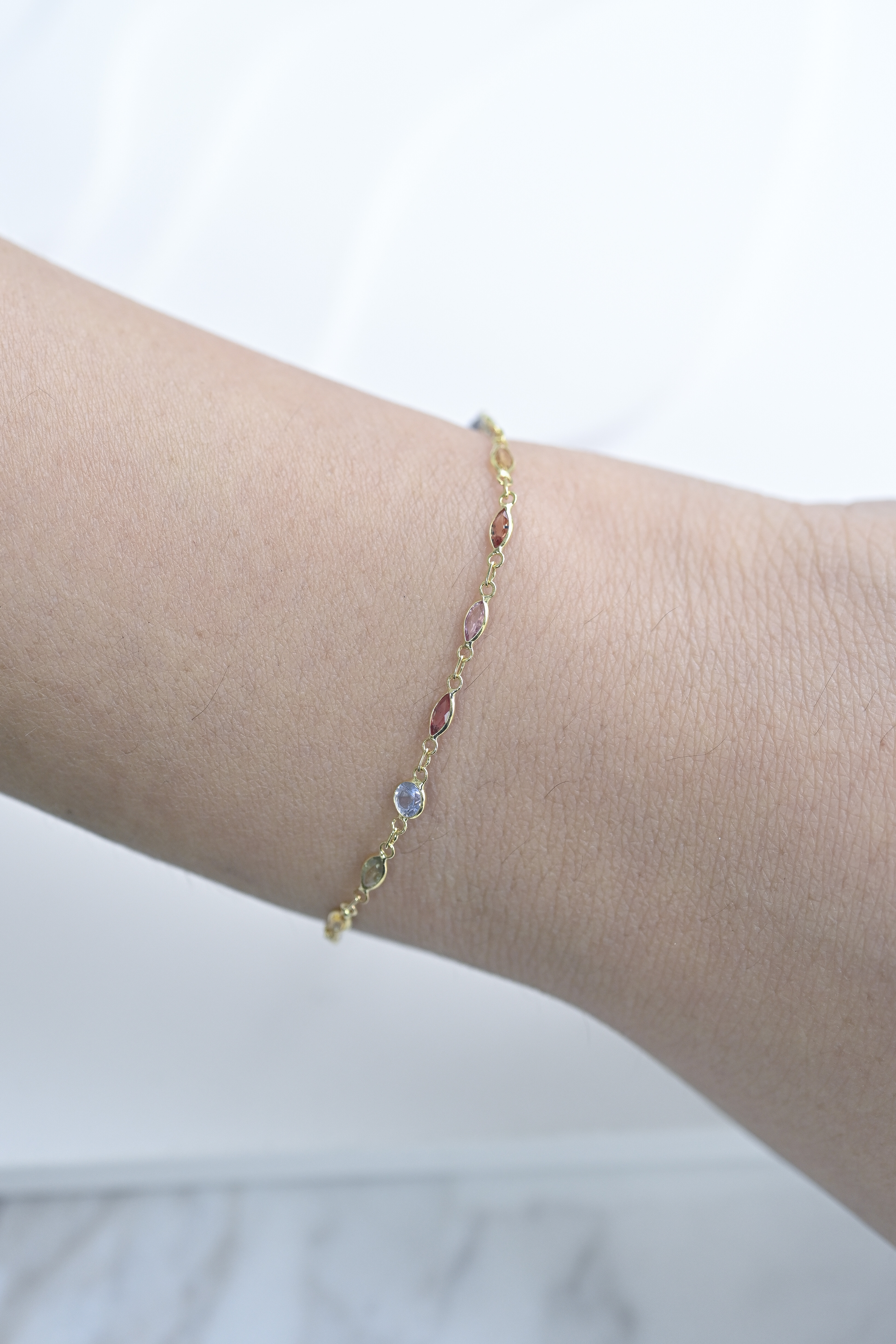 18K 1.77ct Rainbow Sapphire Bracelet