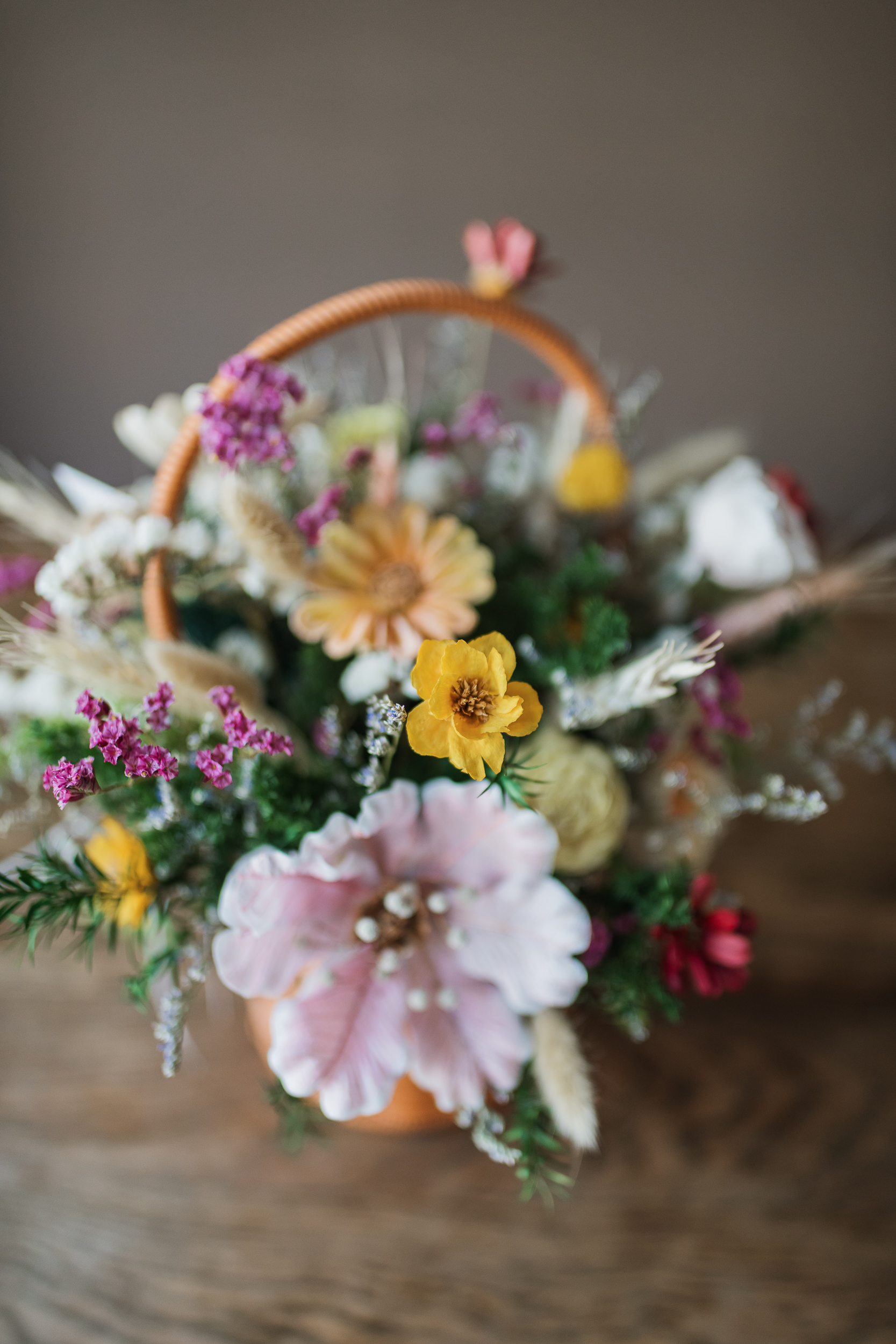 小徑花影  | 花籃