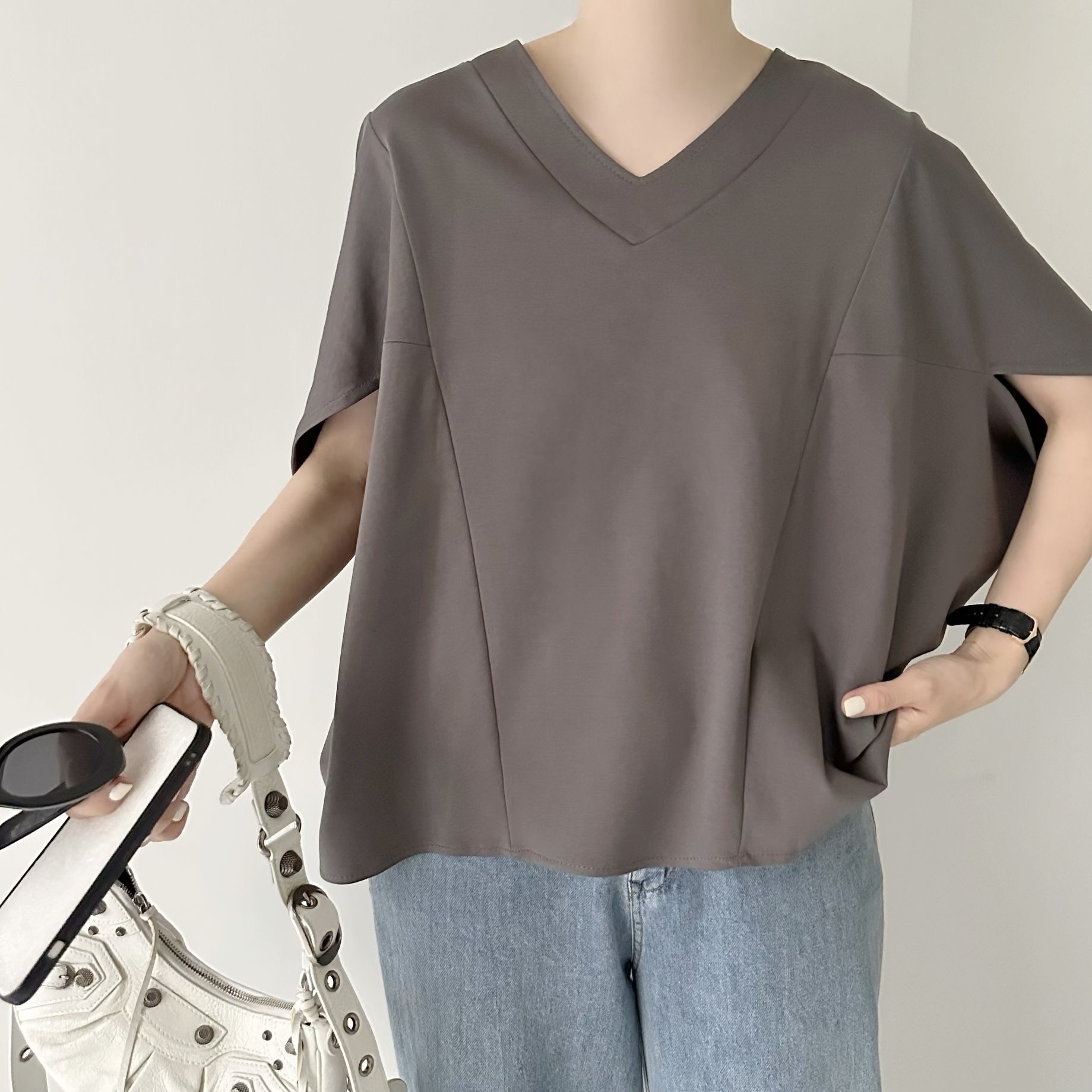 【BONNIE】V領淨色蝙蝠袖TOP