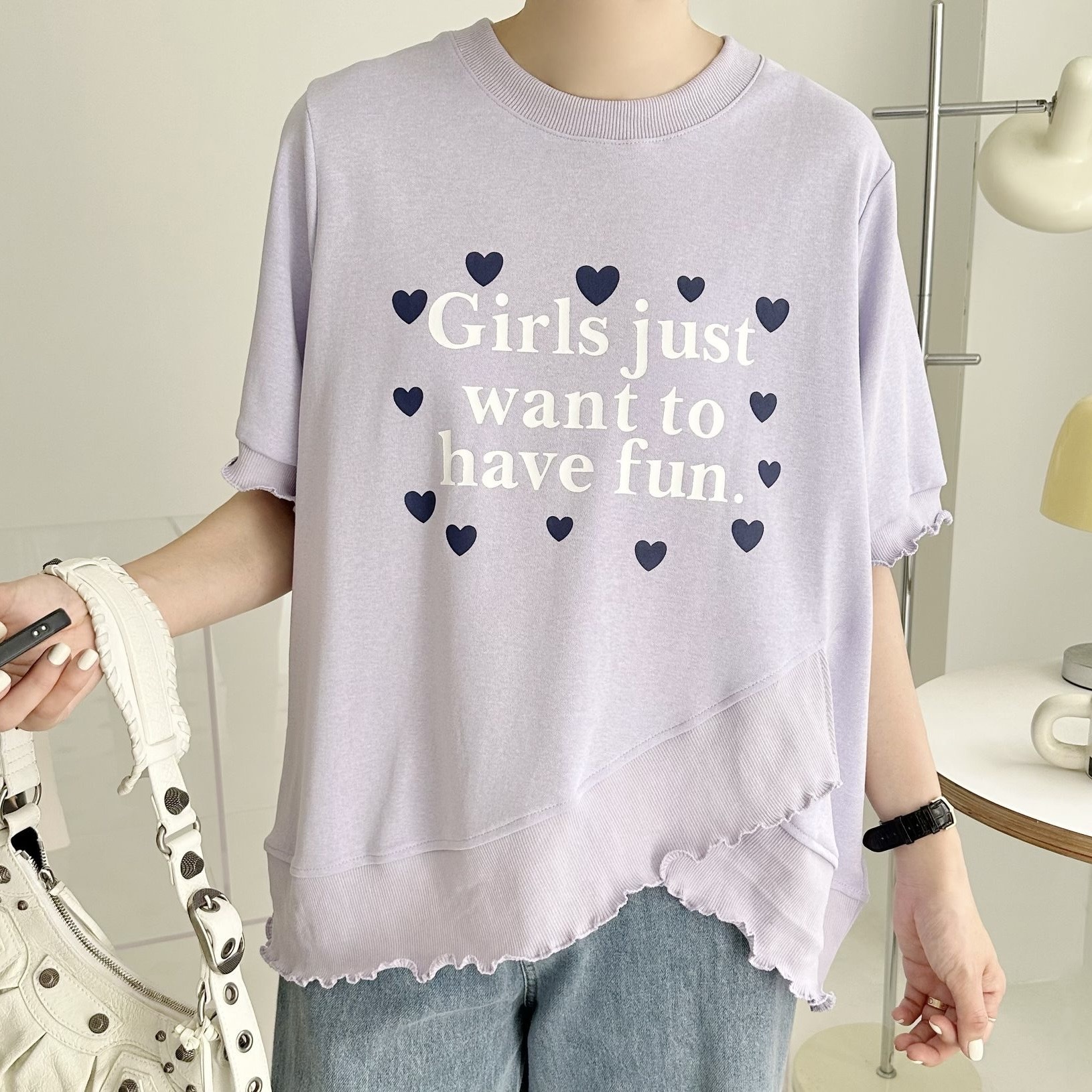 【BONNIE】交叉波浪腳心心英文字TOP