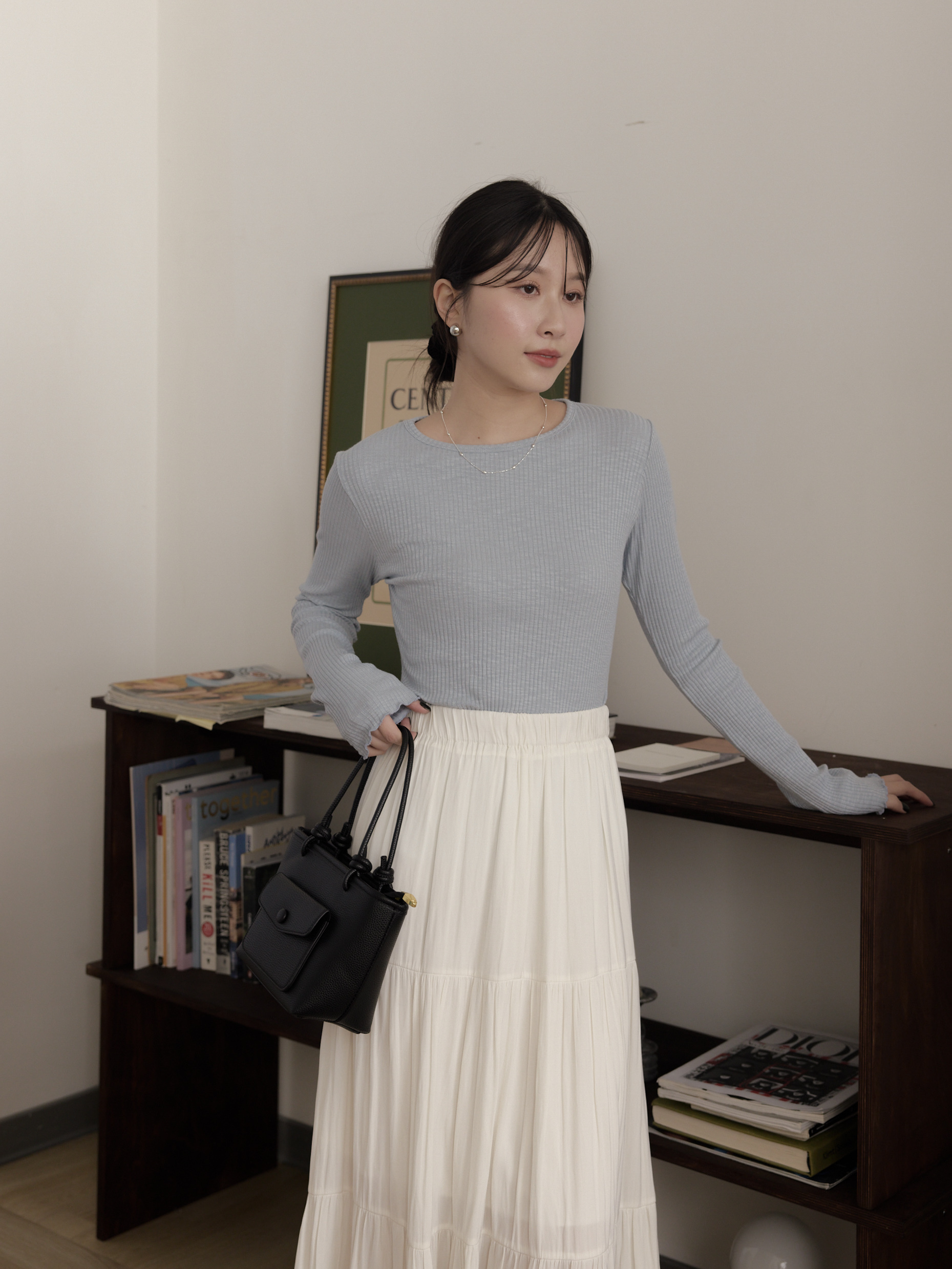 彈性圓領百搭木耳邊上衣