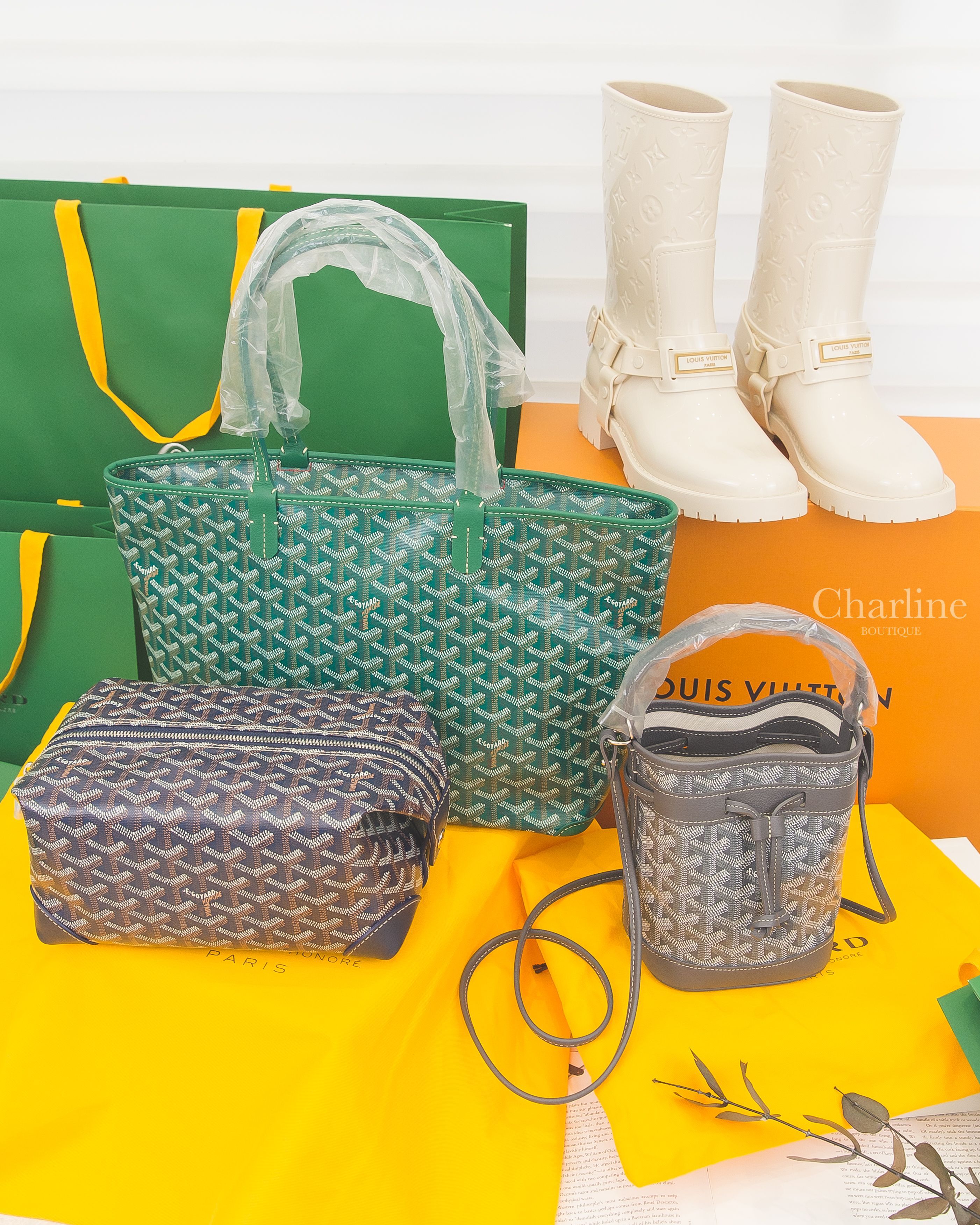 LV 白色老花橡膠雨靴,Goyard Bowling 海軍藍盥洗包,Goyard Petit Flot Mini Bucket 灰色水桶包,Goyard Artois PM 綠色拉鍊托特包-Charline Boutique 精品代購