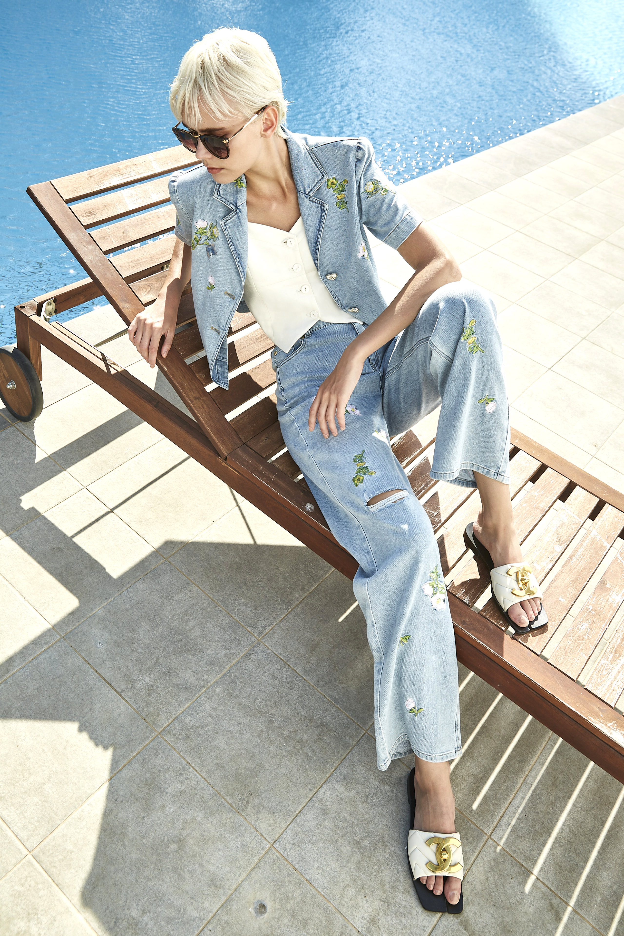 BD10308B1 光之森林刺繡牛仔直筒寬褲