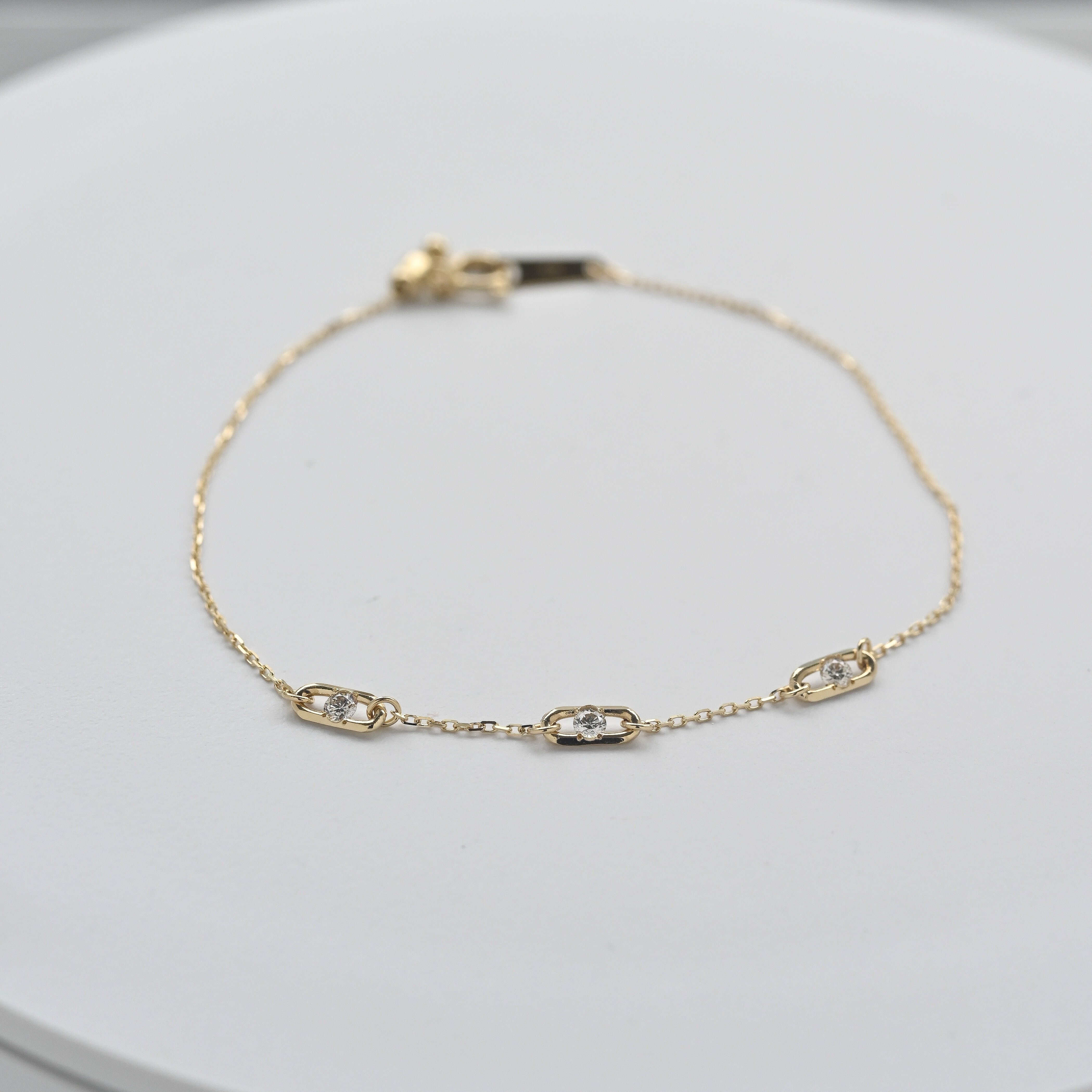 18K Yellow Gold Three Diamond Bracelet