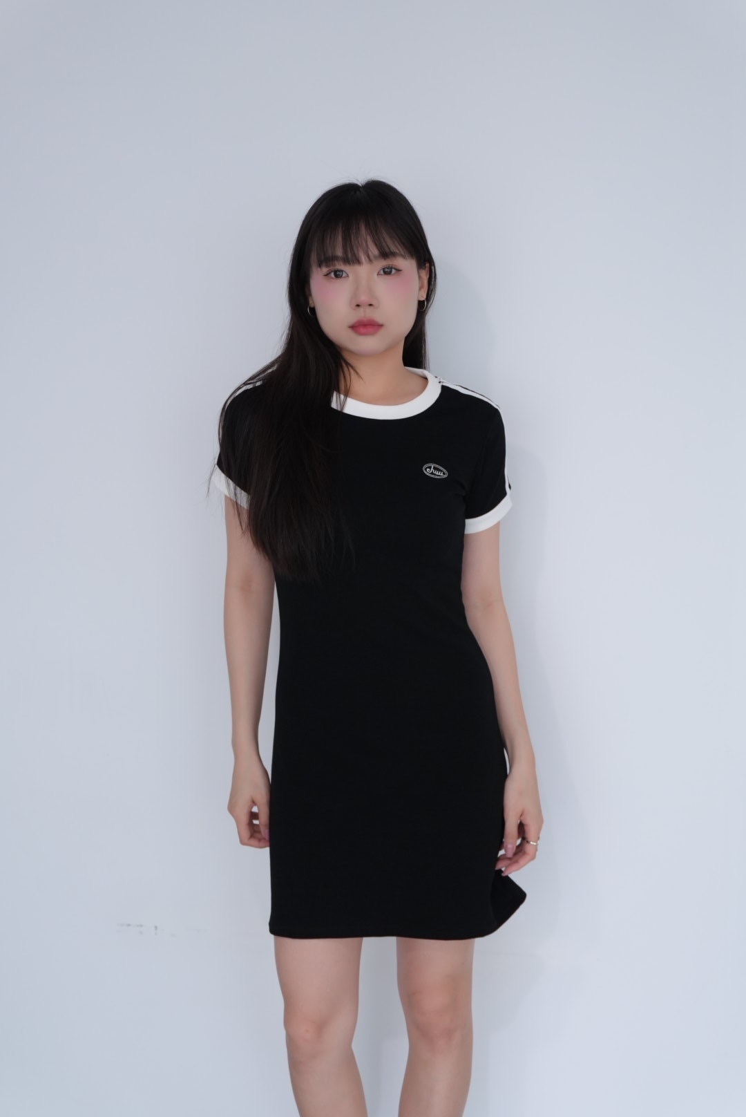 現貨 運動風刺繡短洋裝