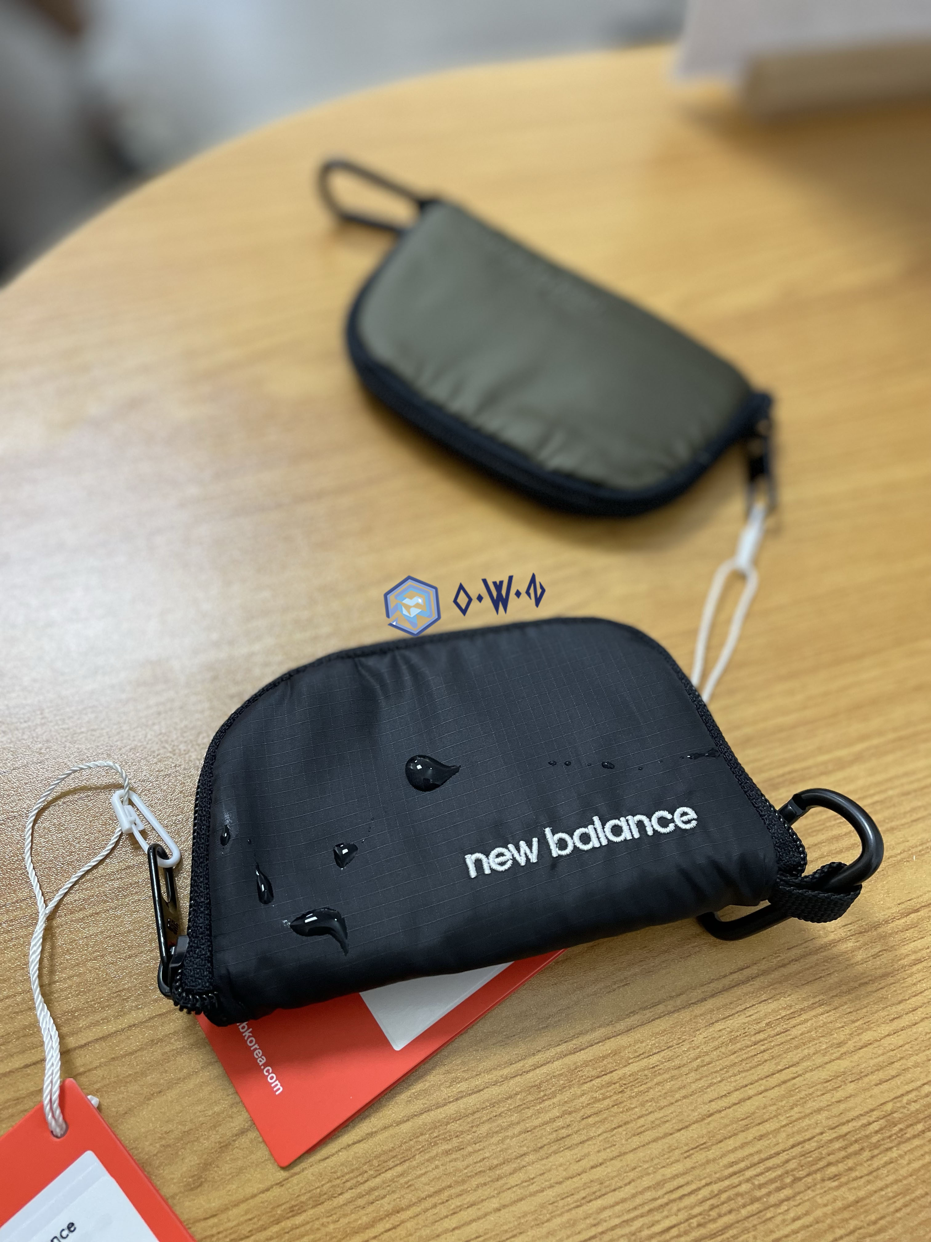 【OWN】New Balance 錢包 卡夾 防水 抗撕裂 城市風格 登山扣 黑色 綠色 國外限定