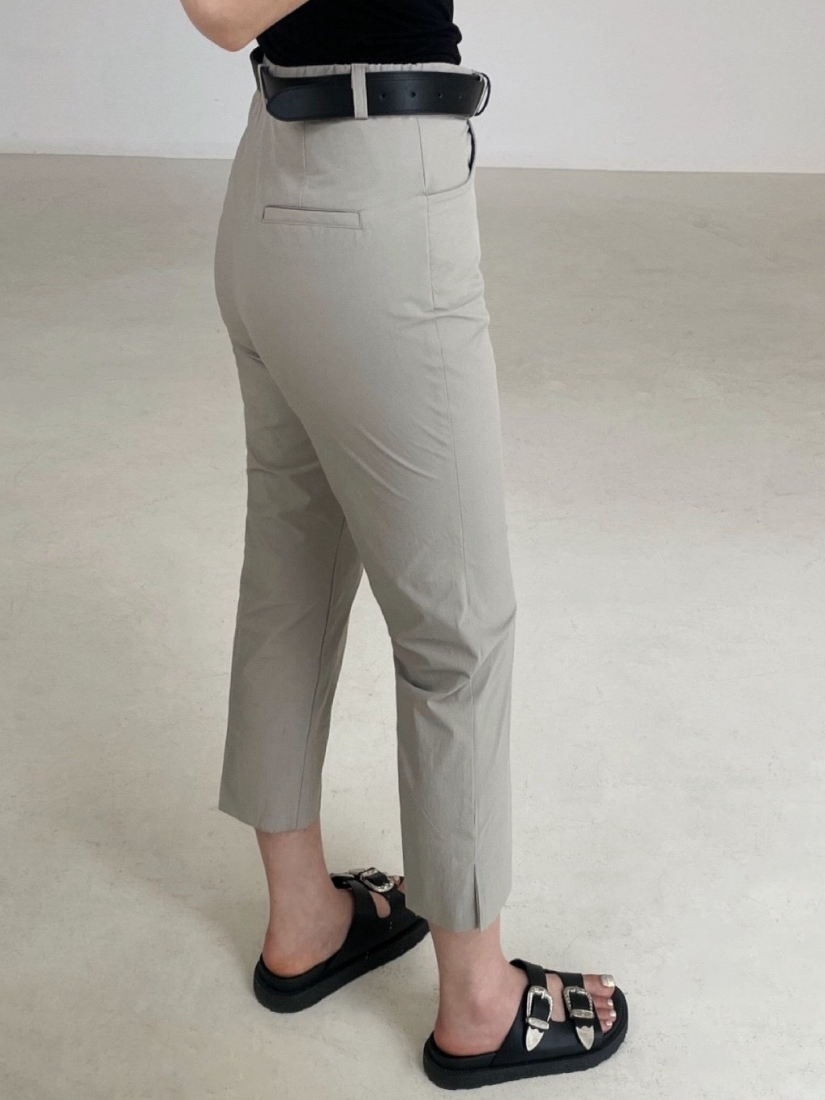 [現貨] Zena 俐落八分直筒褲 [ 黑色 / S ]