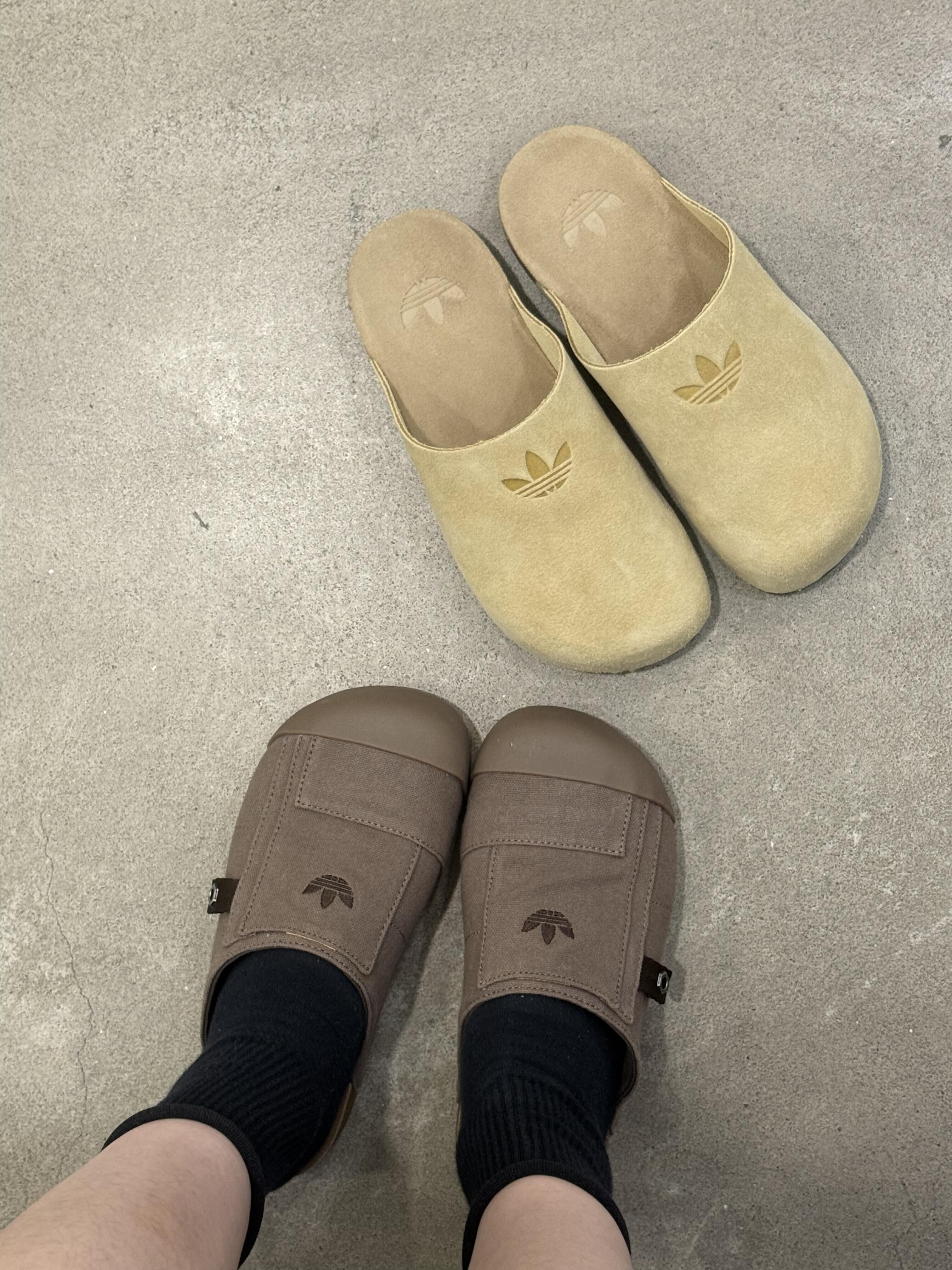 Adidas Originals Adimule 勃肯鞋 穆勒鞋 軟木底 涼拖鞋 懶人鞋 麂皮 黃棕色 深大地色 JR3587 JP9189/預購