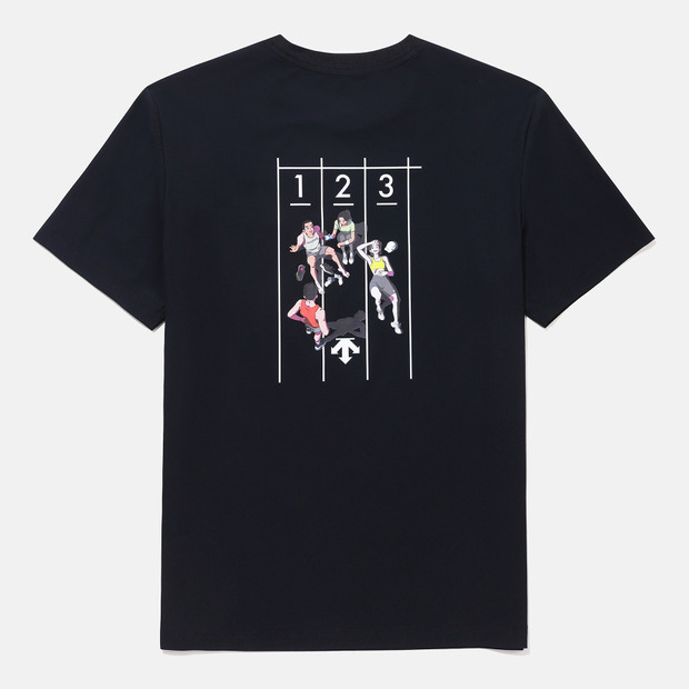 【 DESCENTE｜KIMJUNGYOUN BACK GRAPHIC 漫畫背後圖案 短TEE - 2色 】