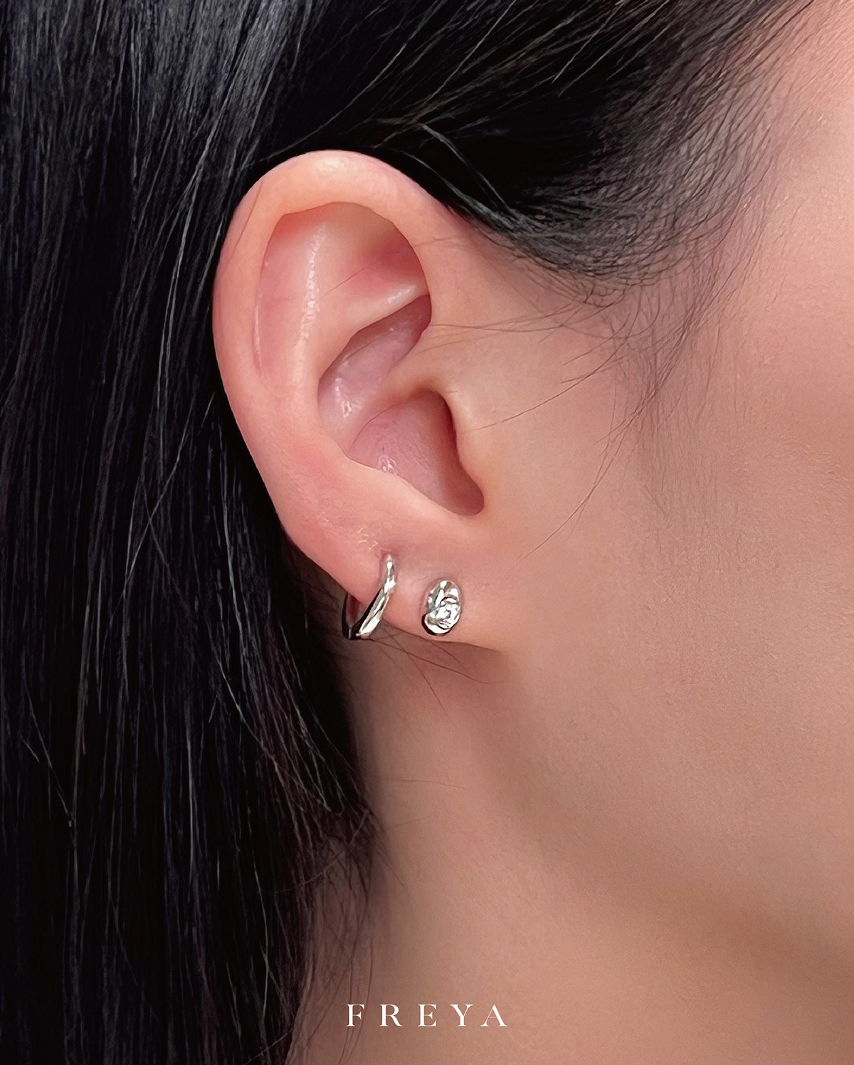 FREYA 單鑽水滴耳環
