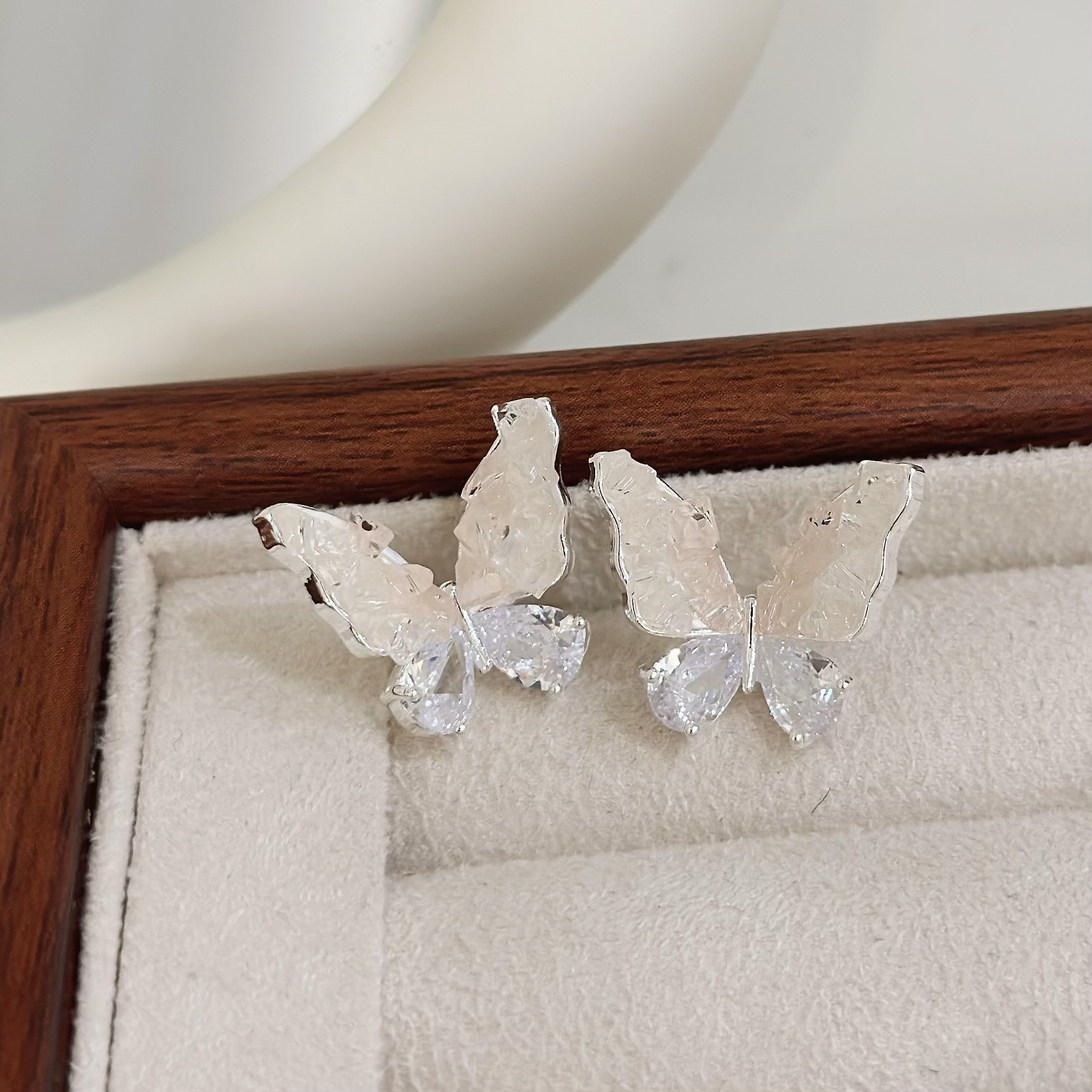 B420水晶暈染鋯石蝴蝶耳針