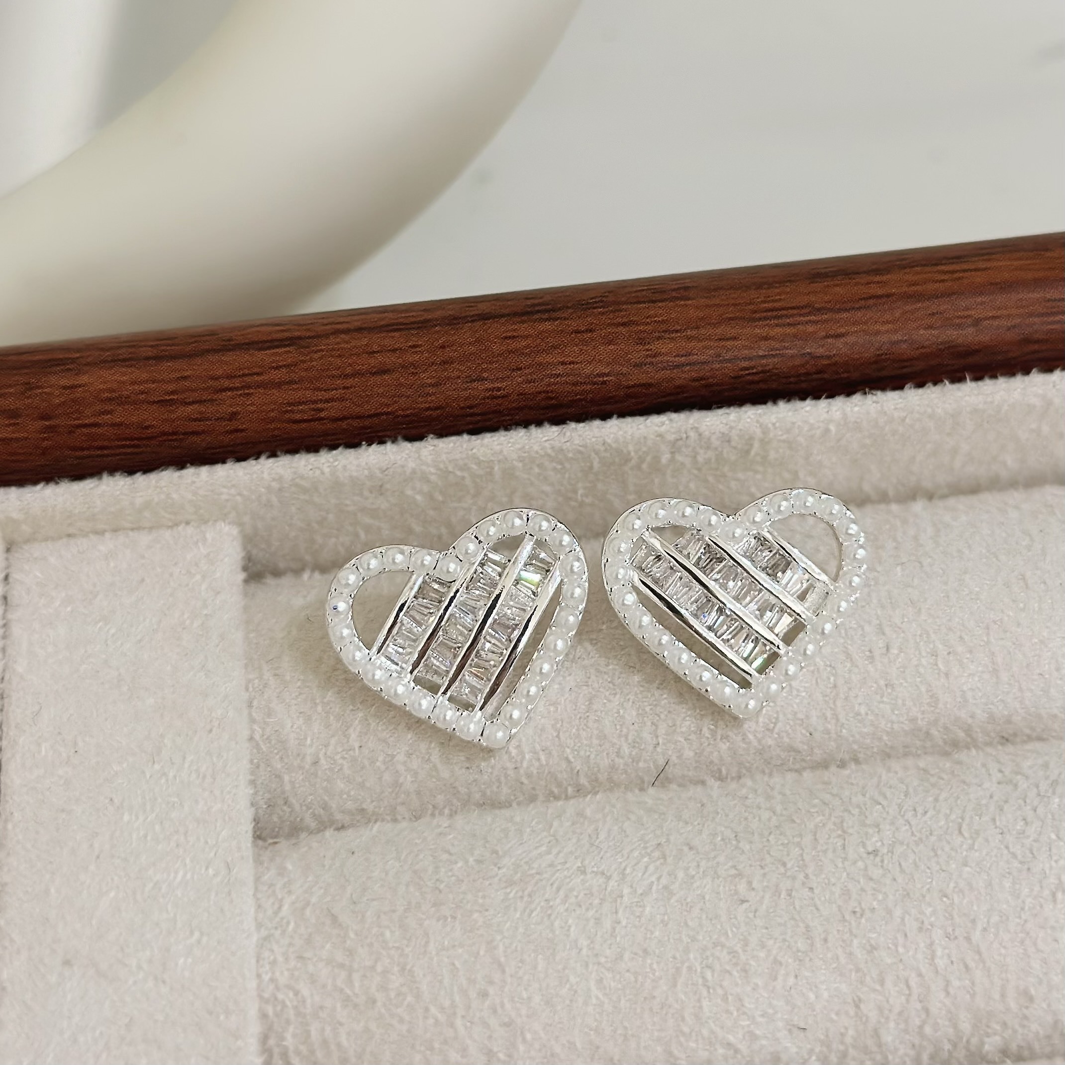 B422珍珠鋯石愛心耳針