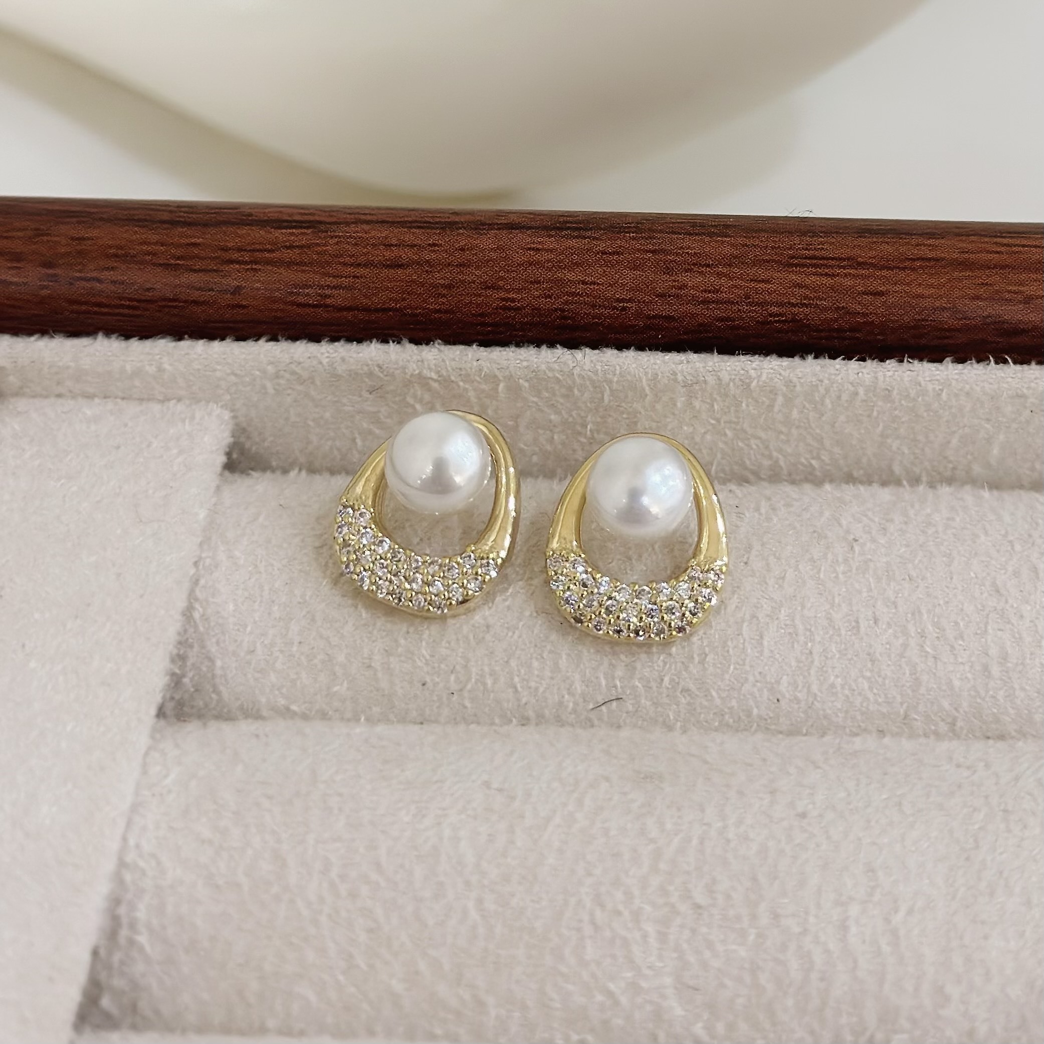 B424排鑽水滴形珍珠耳針