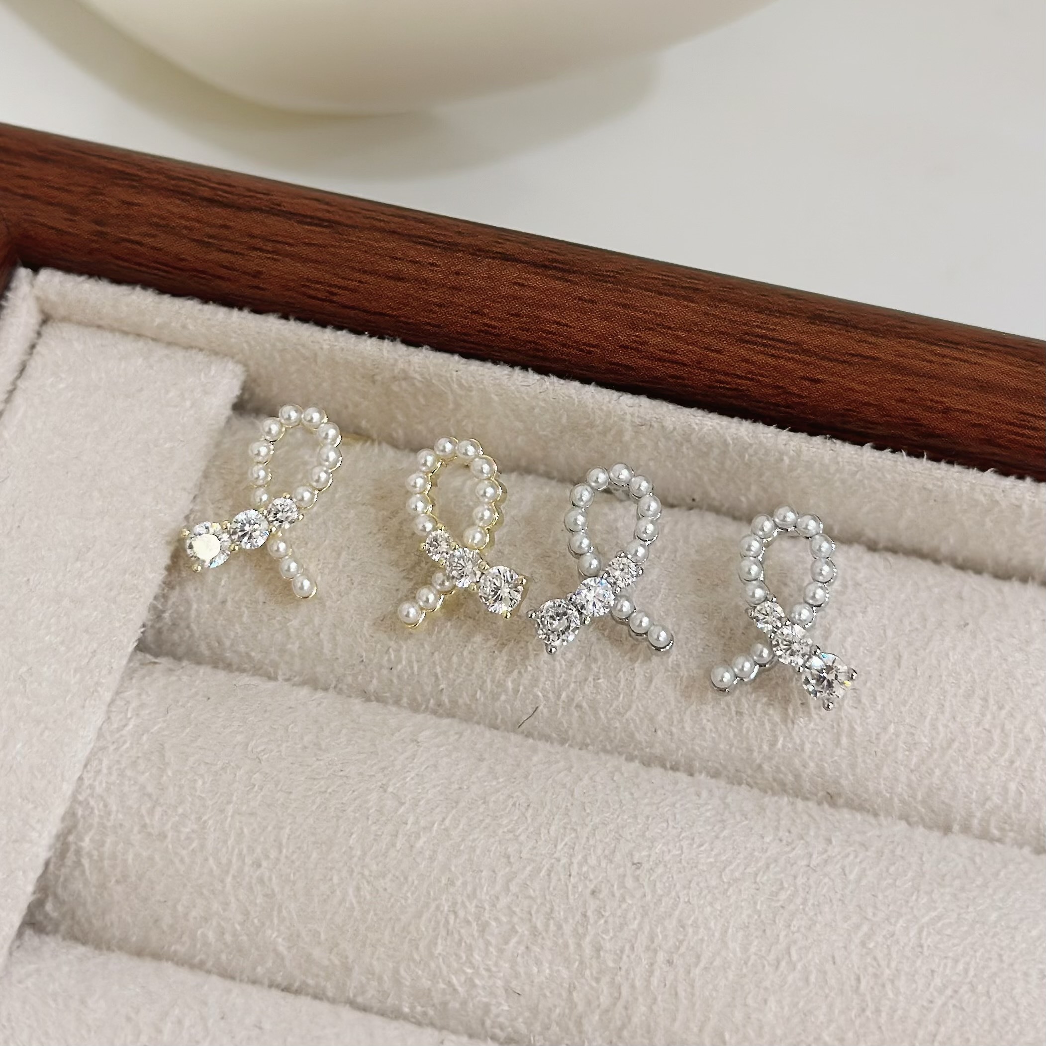 B431排鑽珍珠交叉耳針