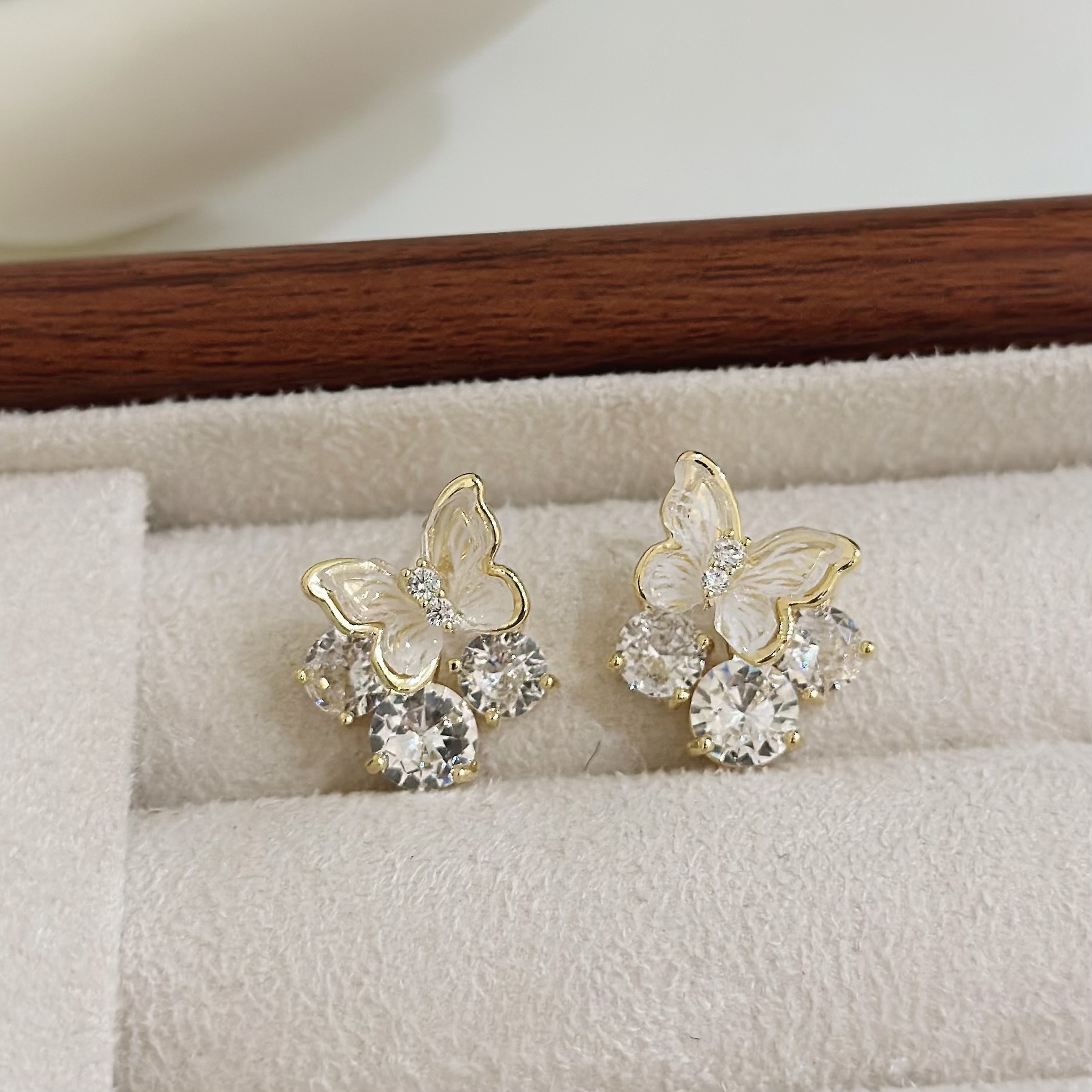 B437水晶蝴蝶鋯石耳針