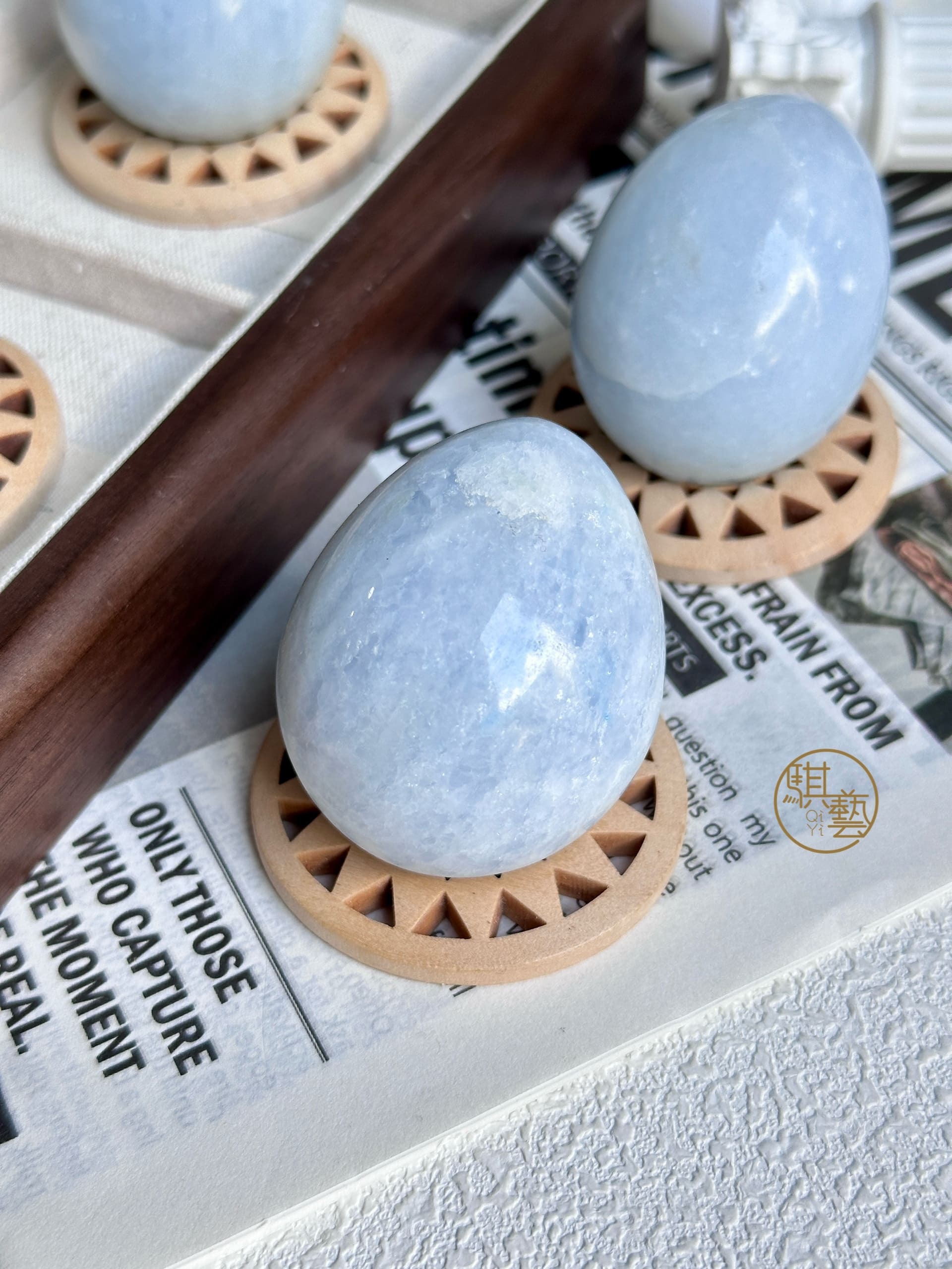 天青石雞蛋｜天然能量水晶 舒緩焦慮 守護心靈 夢幻藍色系 擺件療癒能量 圓滿寓意 熱銷收藏禮物